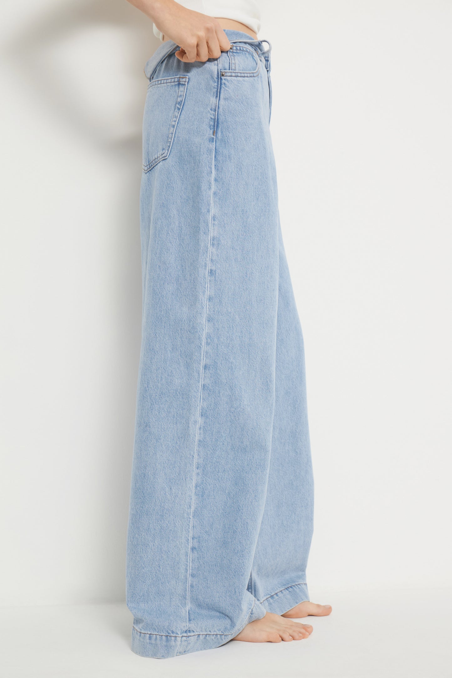 LIGHT BLUE