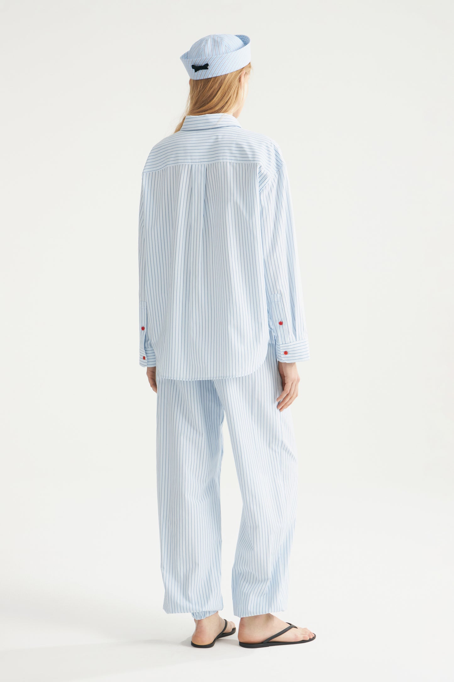 LIGHT BLUE/WHITE