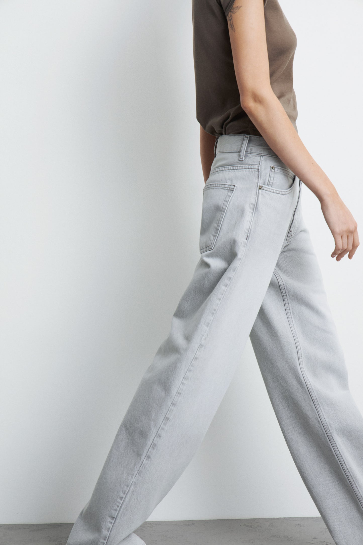 CONCRETE GREY