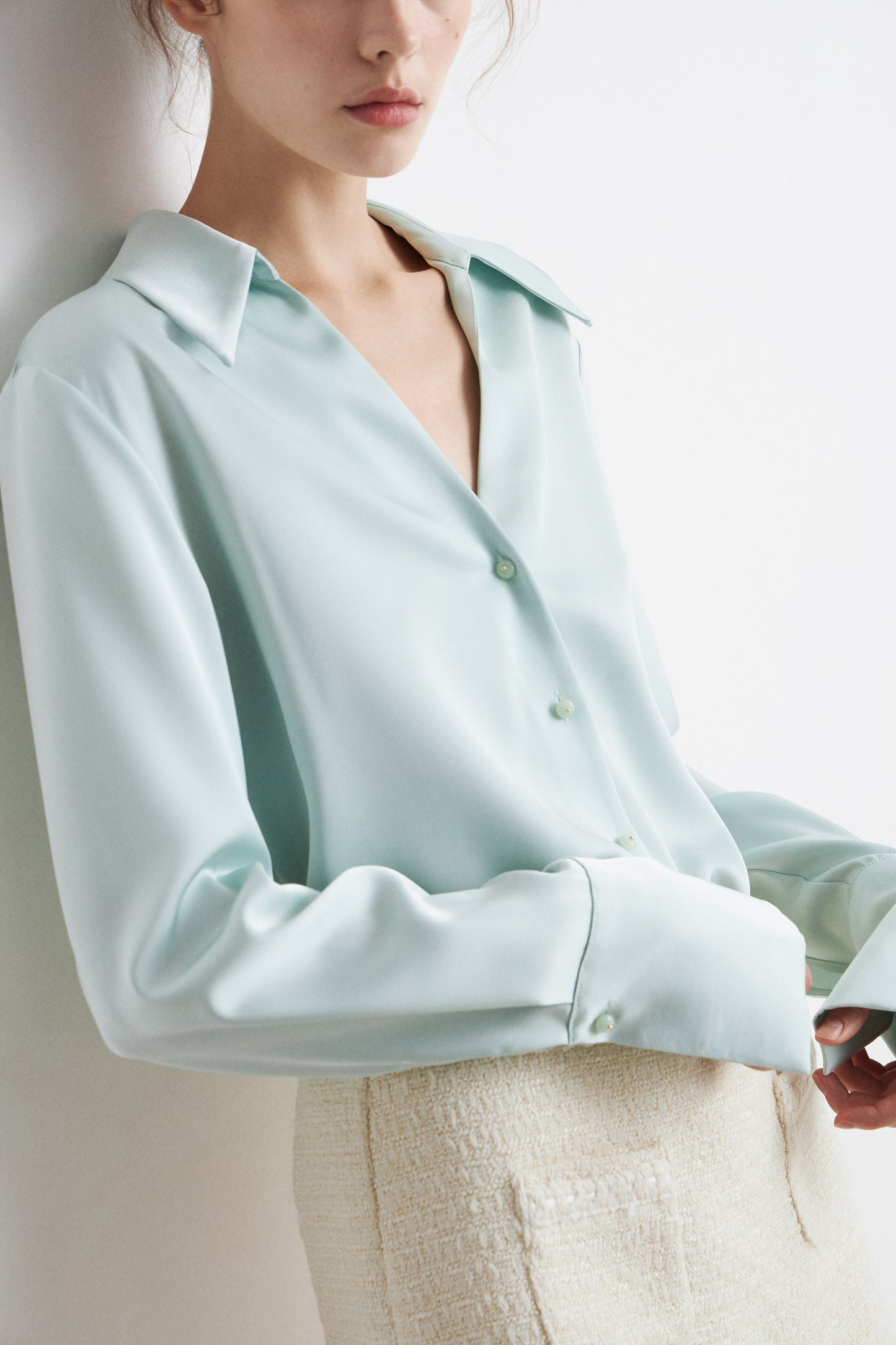 LIGHT GREEN