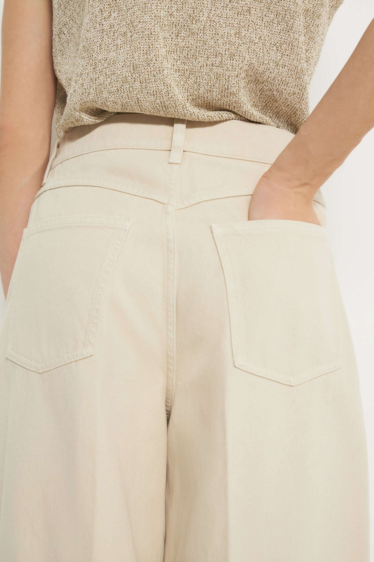 POWDER BEIGE