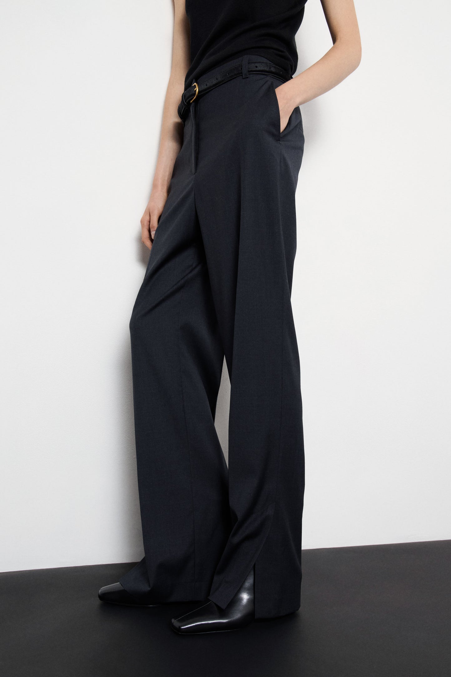 DARK GREY