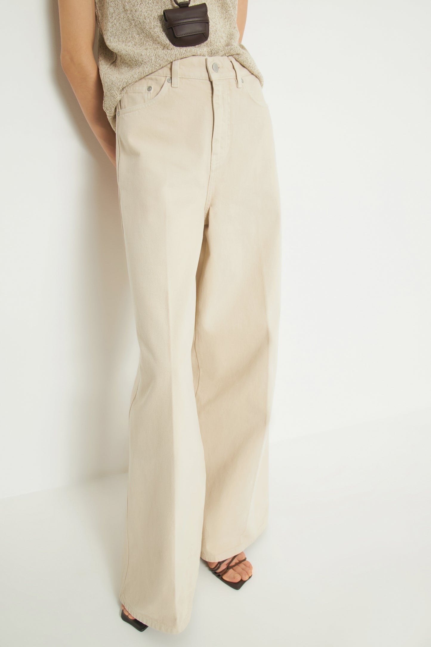 POWDER BEIGE