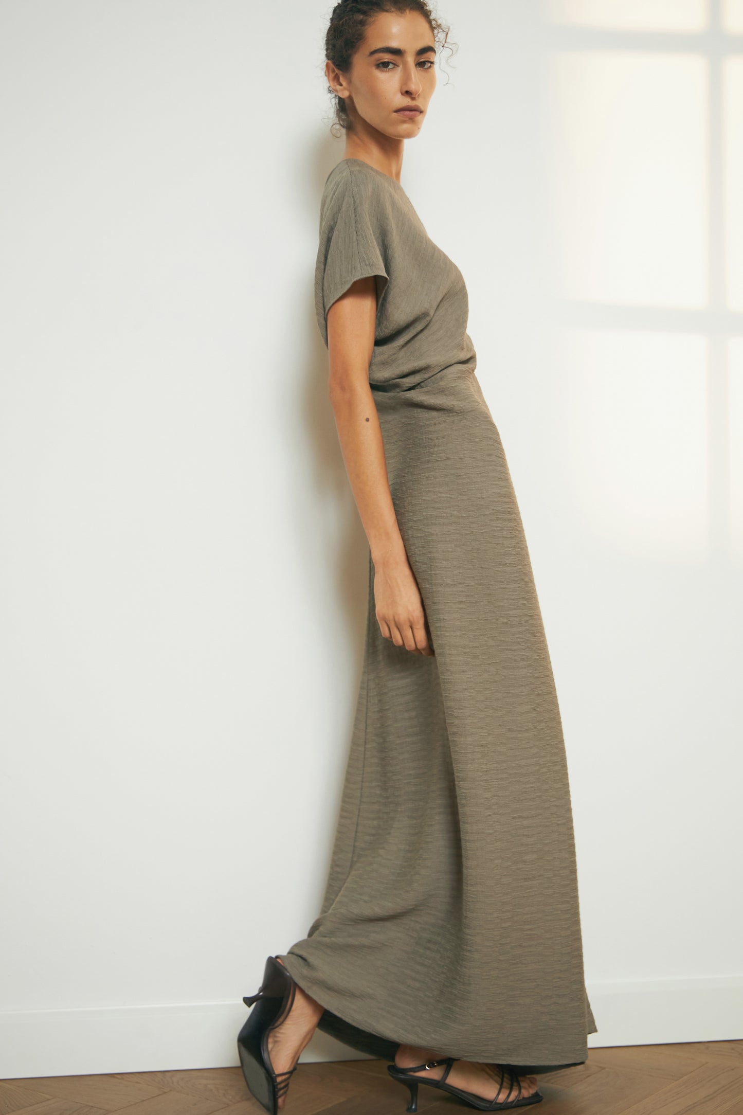 GRAY BROWN