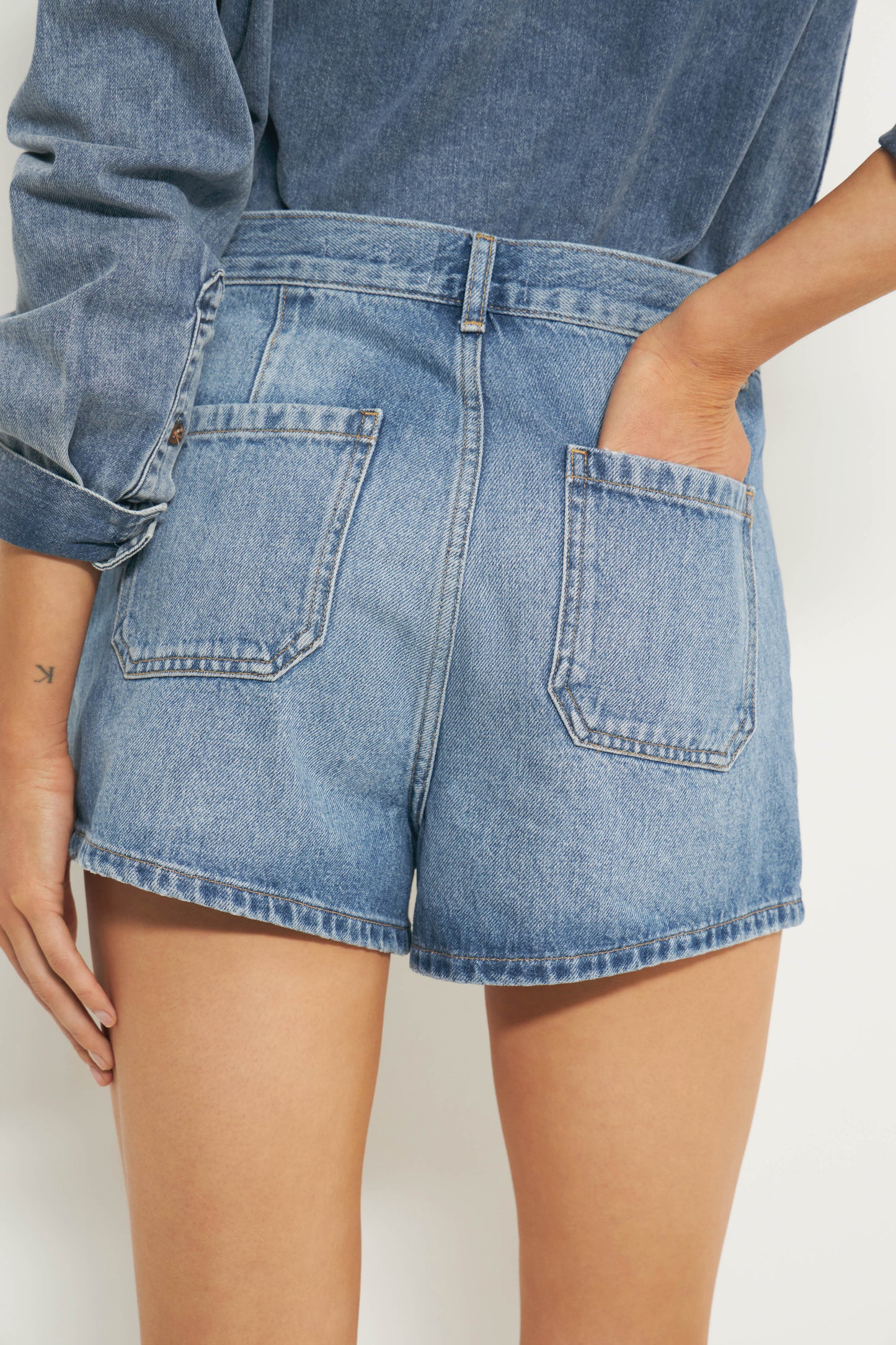VINTAGE BLUE