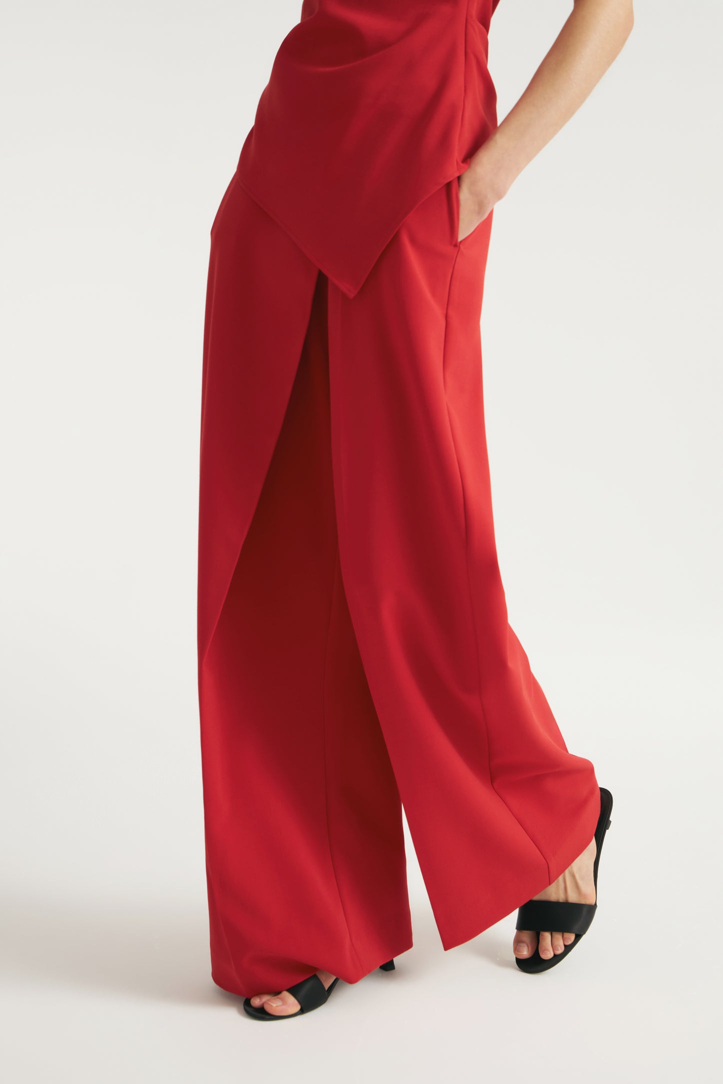 DARK RED