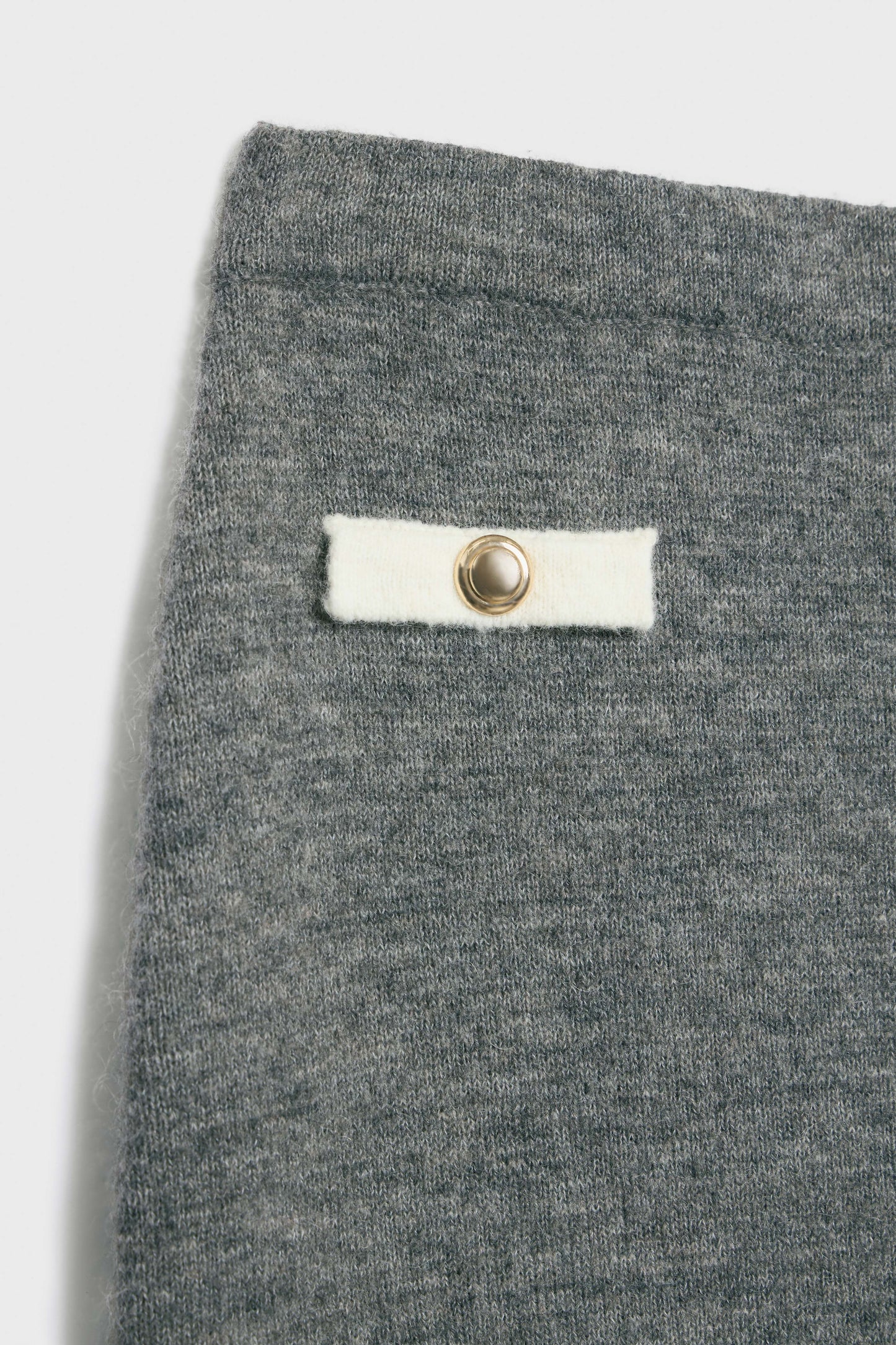 GREY/WHITE