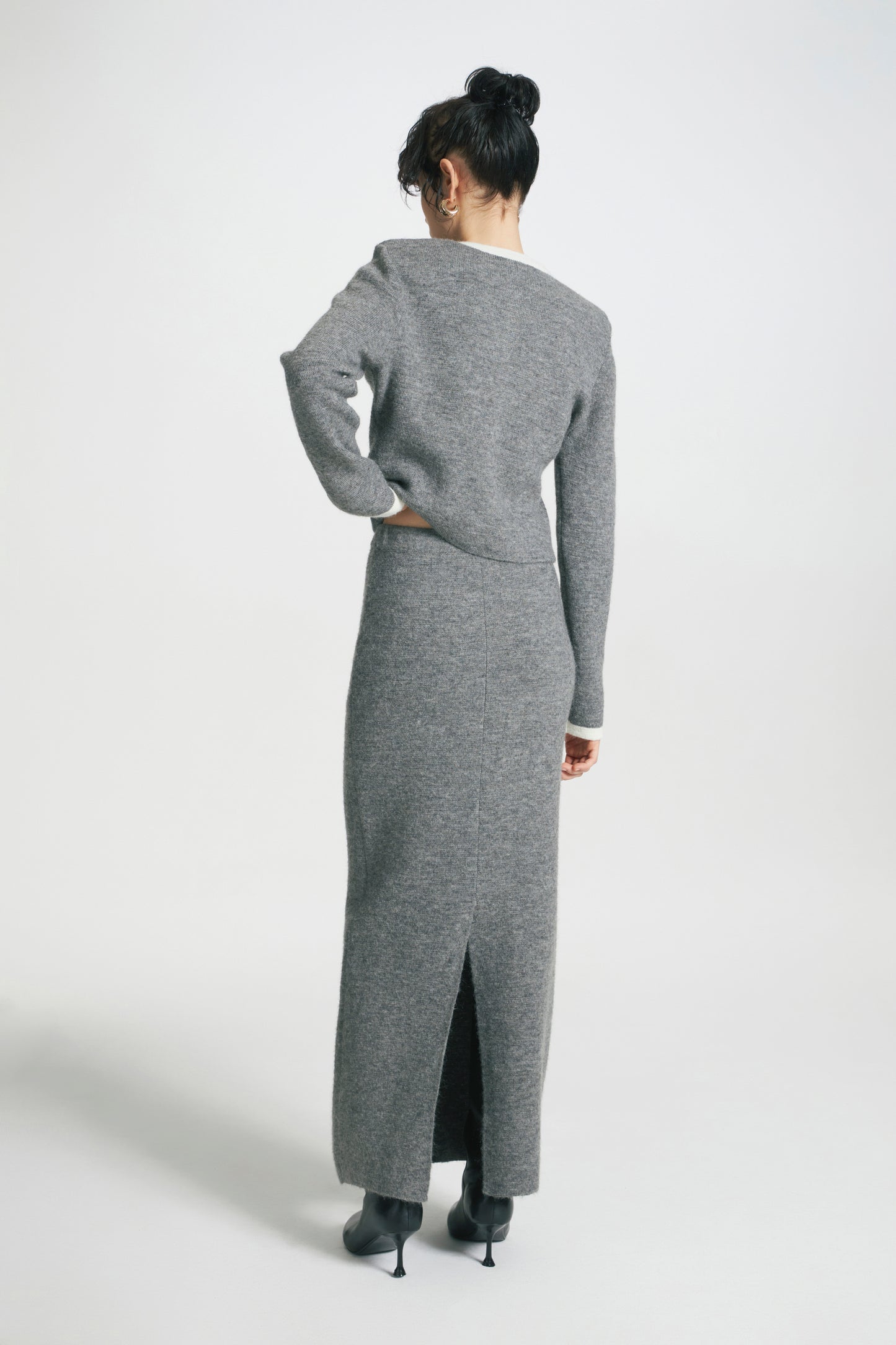GREY/WHITE