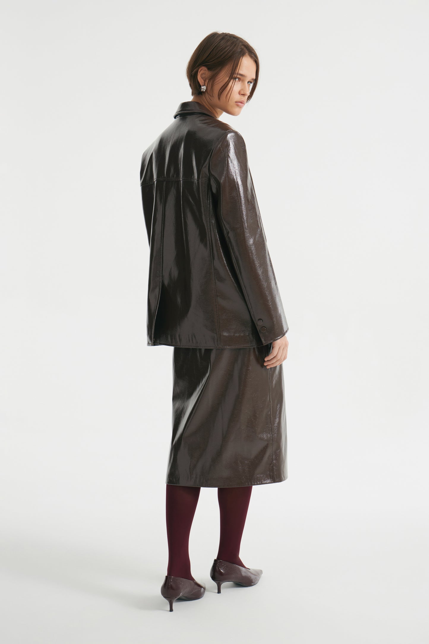 DARK BROWN