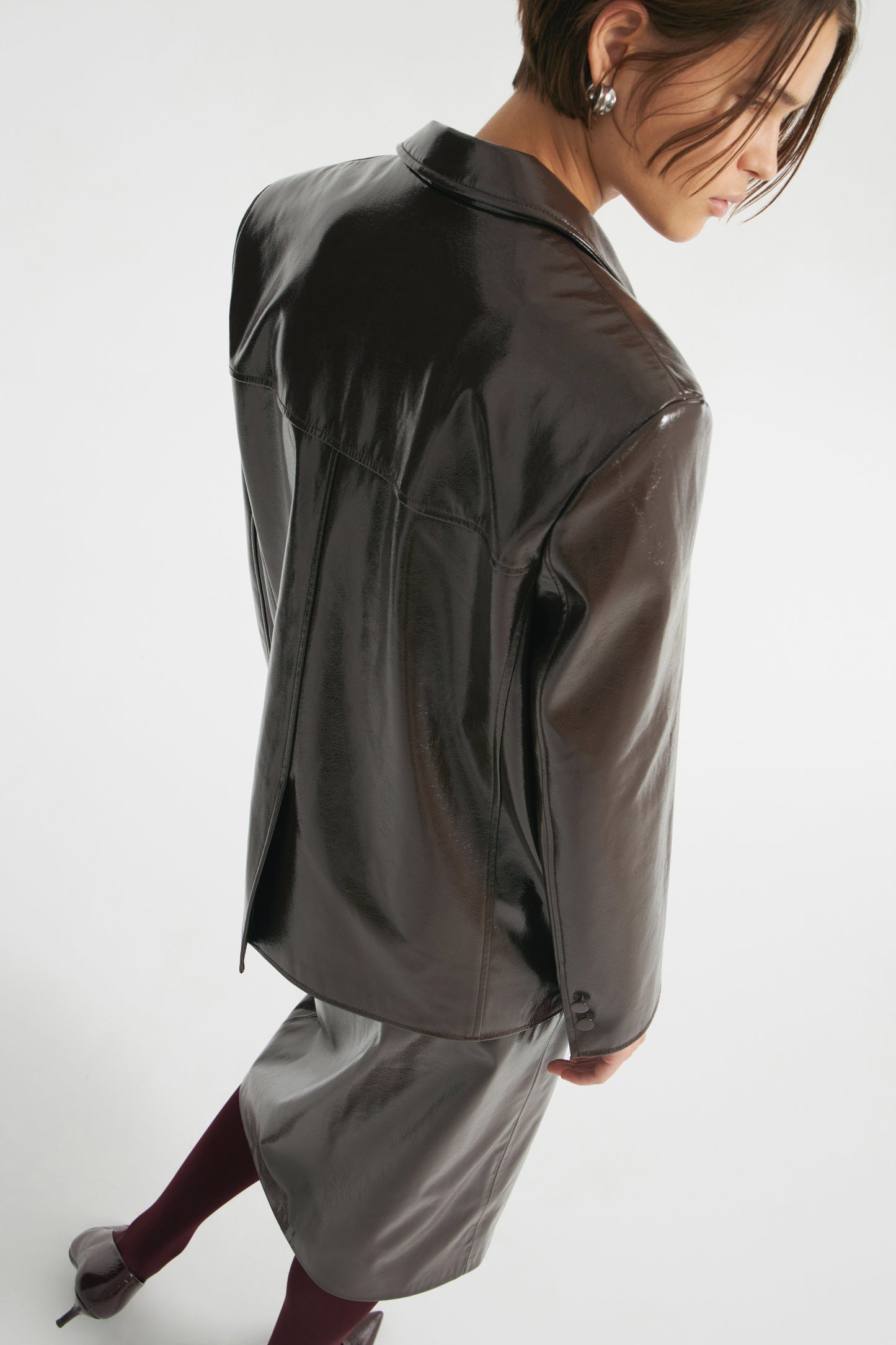 DARK BROWN