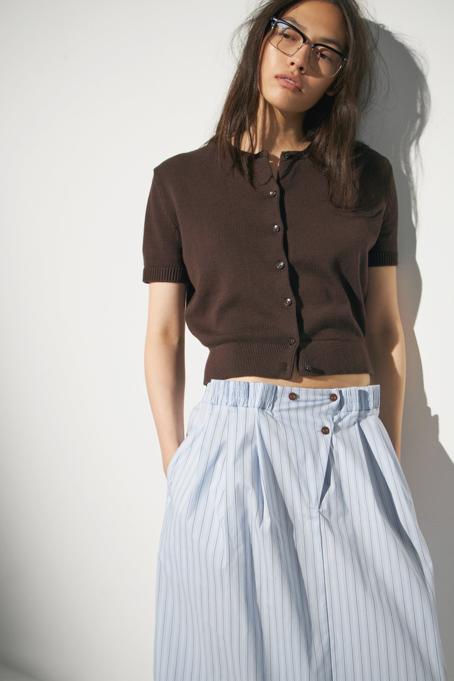 DARK BROWN
