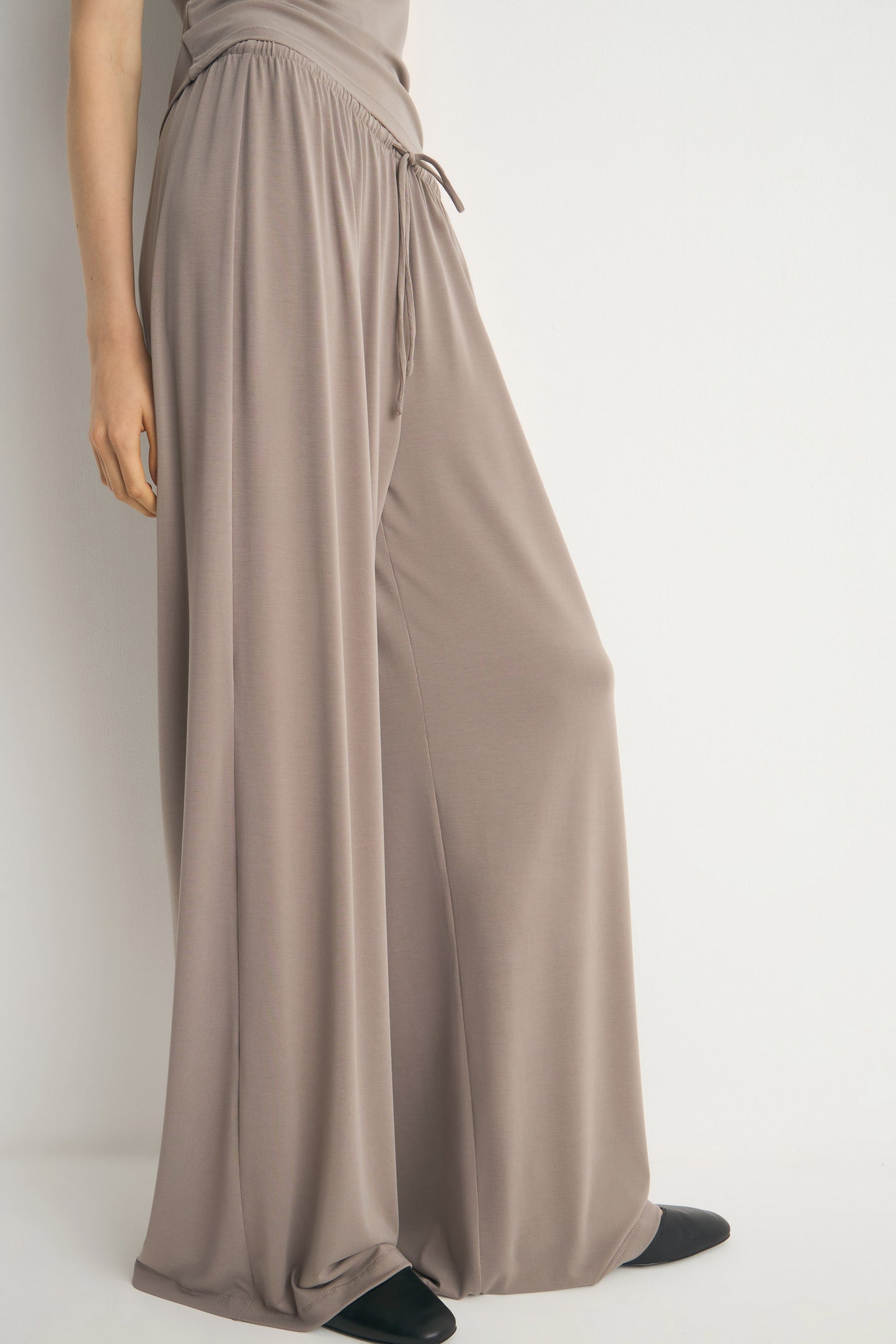 GRAY BROWN