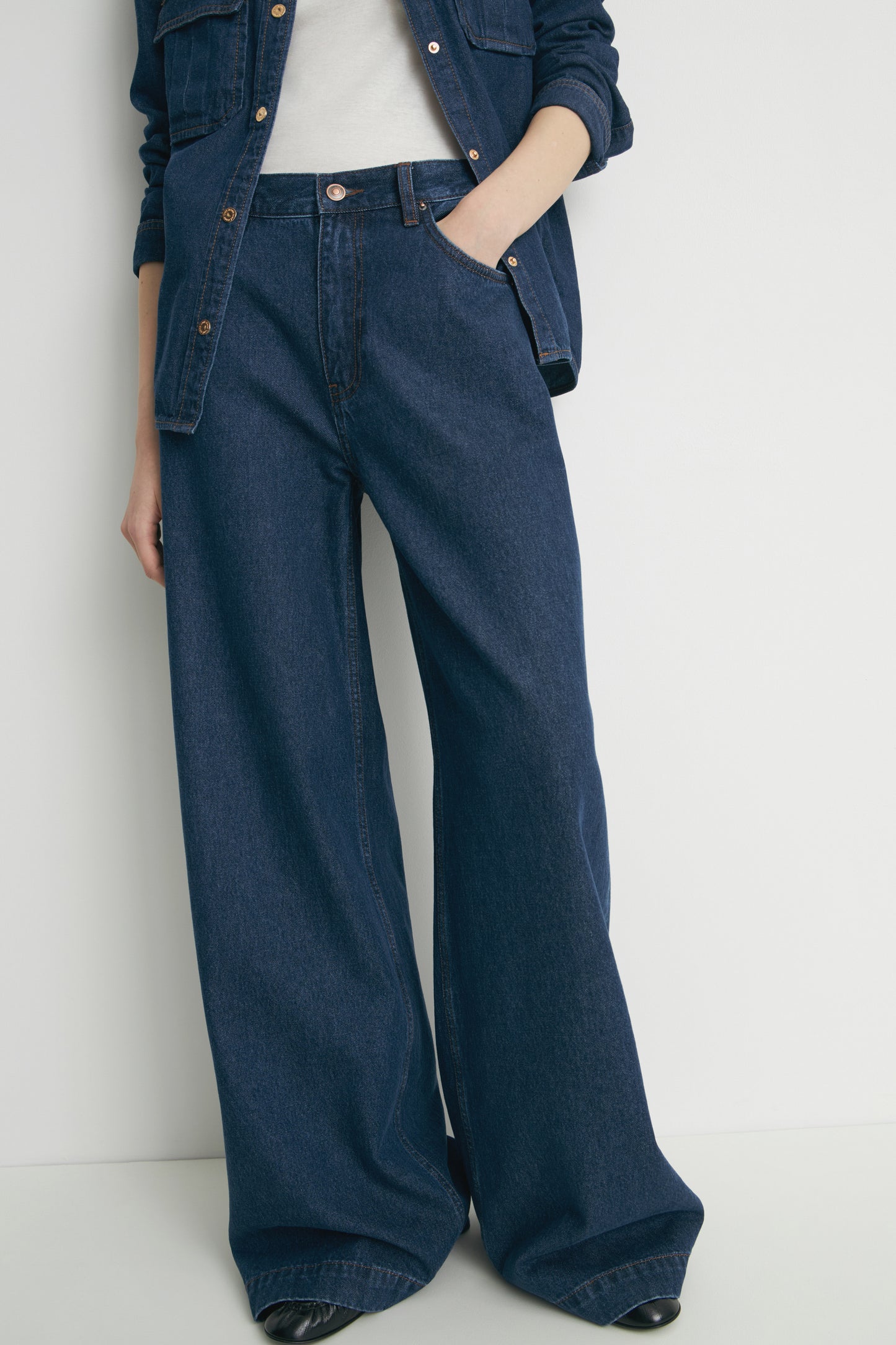 DENIM BLUE
