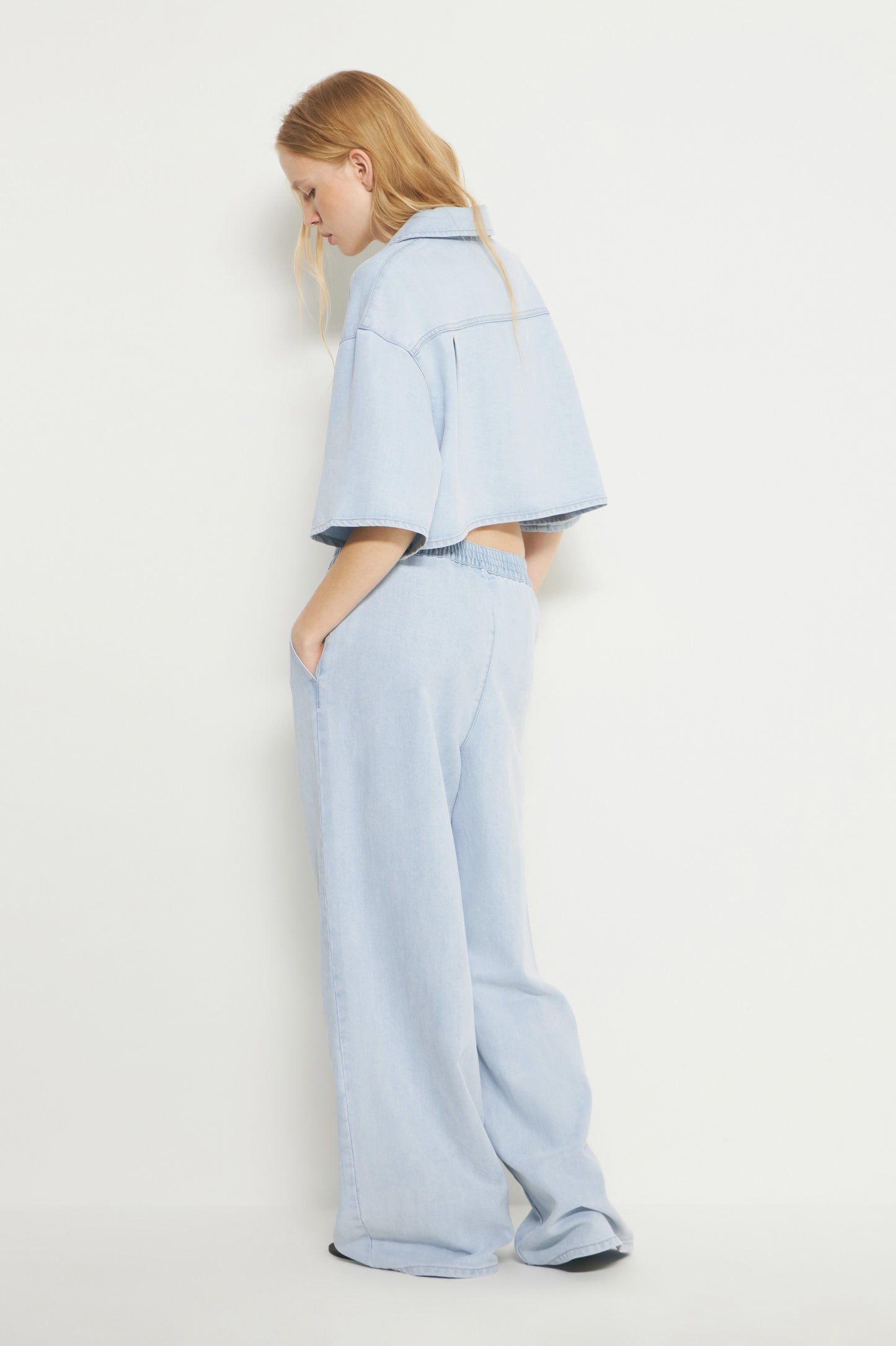 LIGHT BLUE