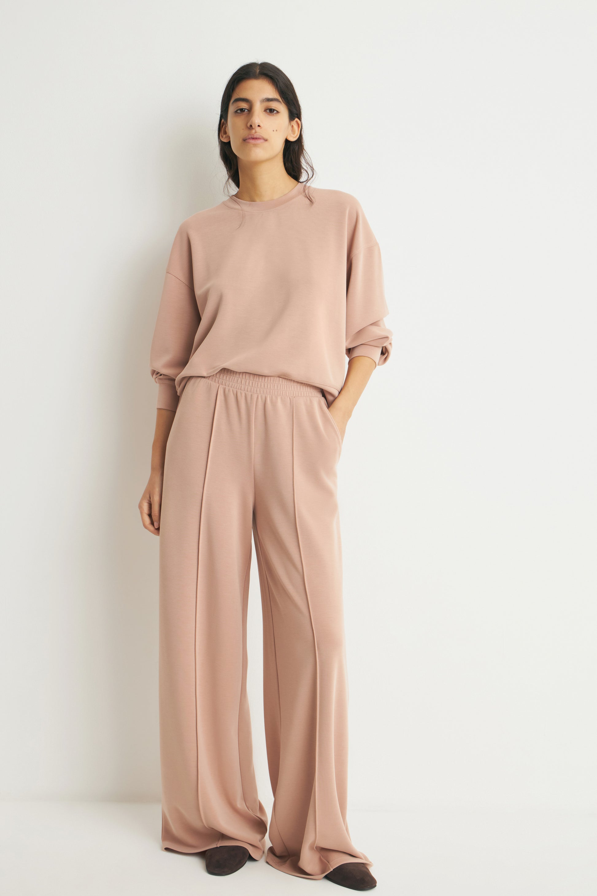 NUDE BEIGE