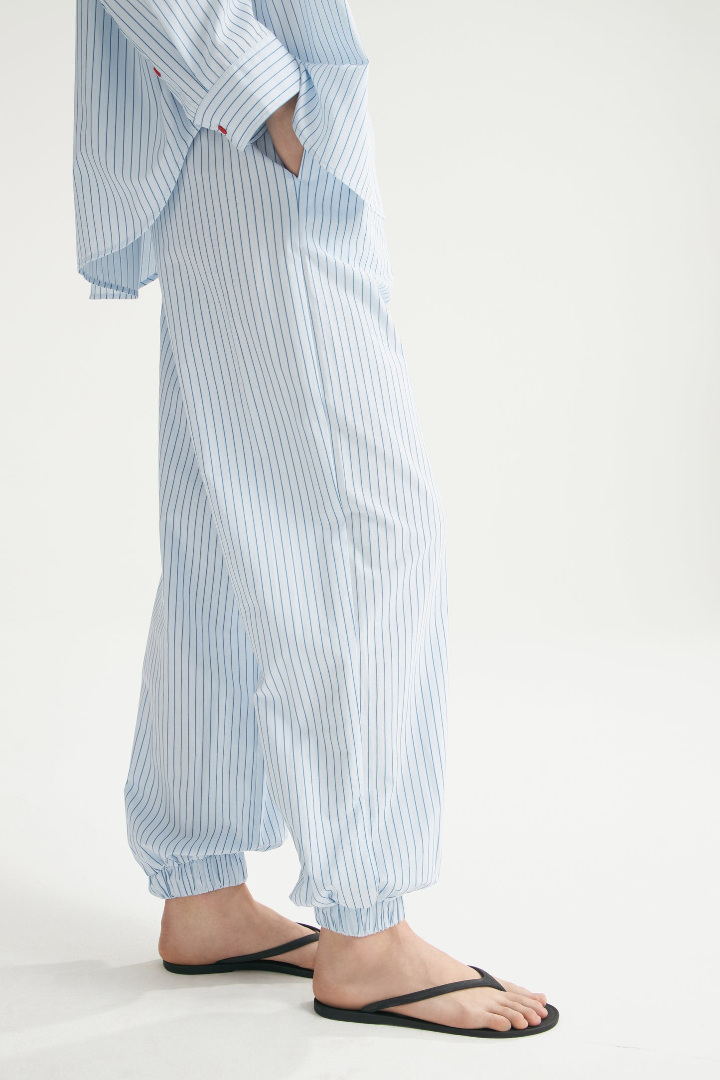 LIGHT BLUE/WHITE