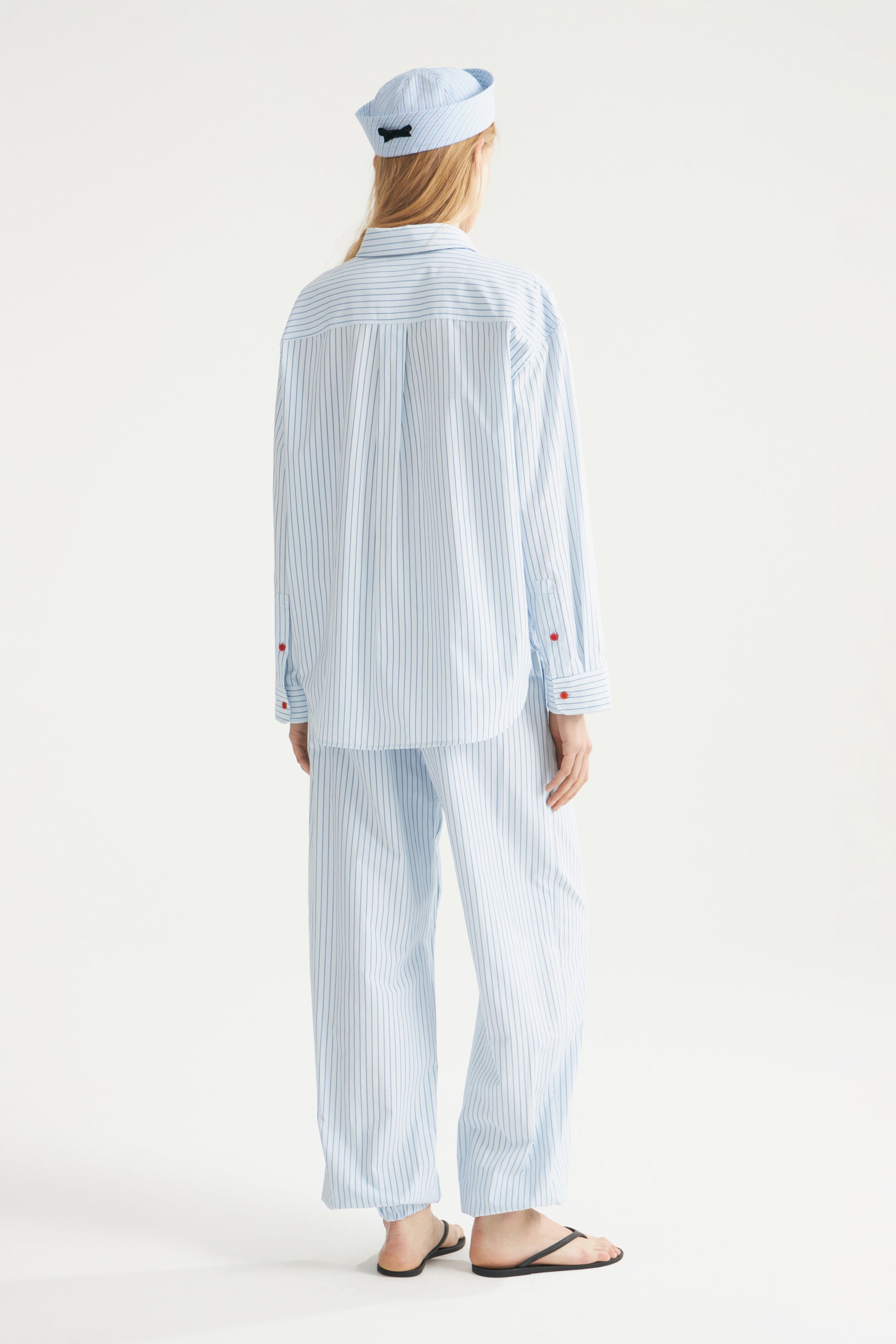 LIGHT BLUE/WHITE
