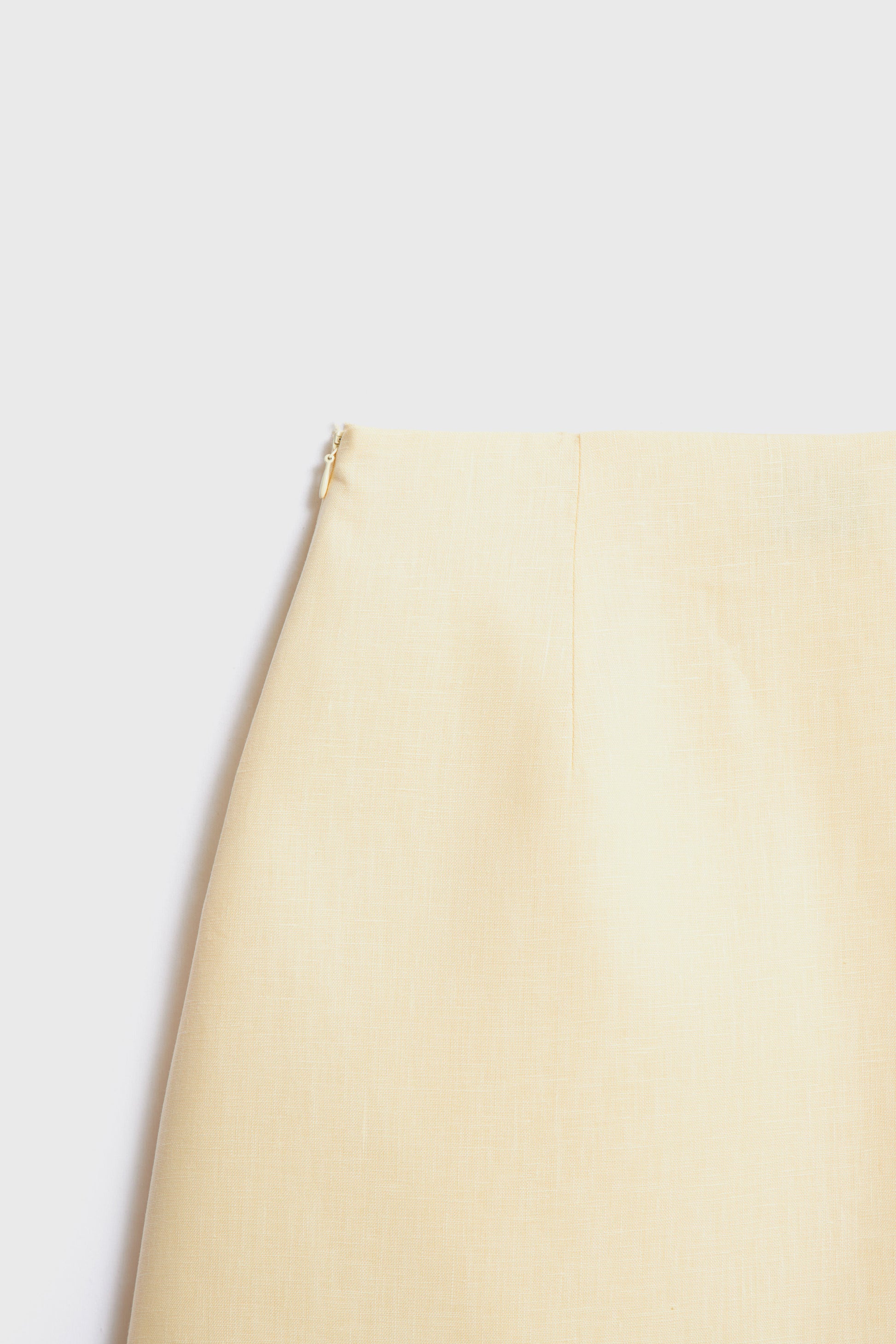 LIGHT YELLOW