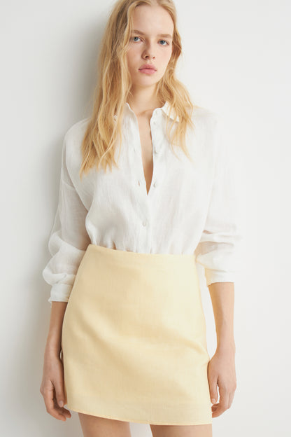 LIGHT YELLOW