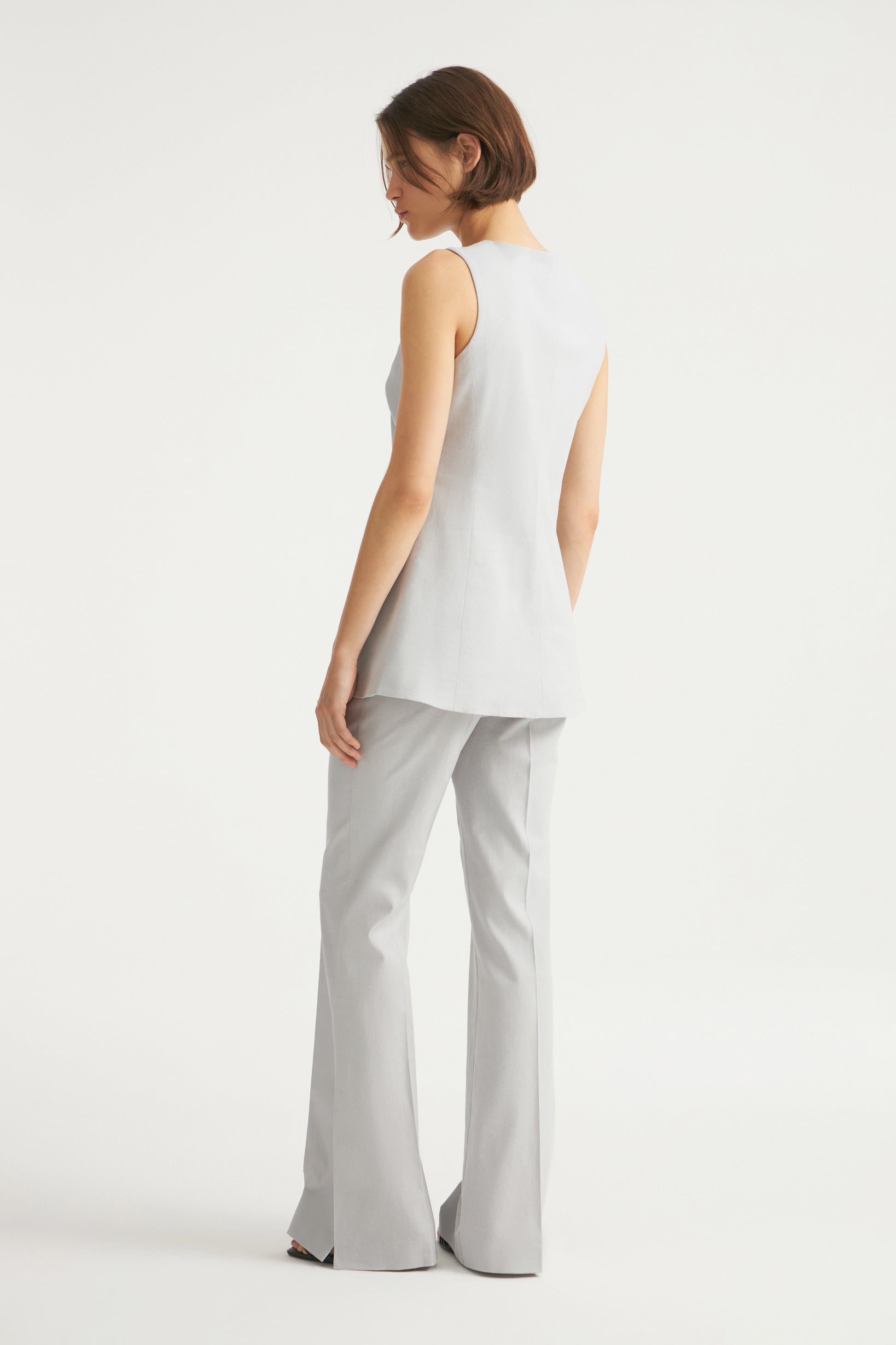 LIGHT GREY