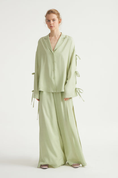 LIGHT GREEN