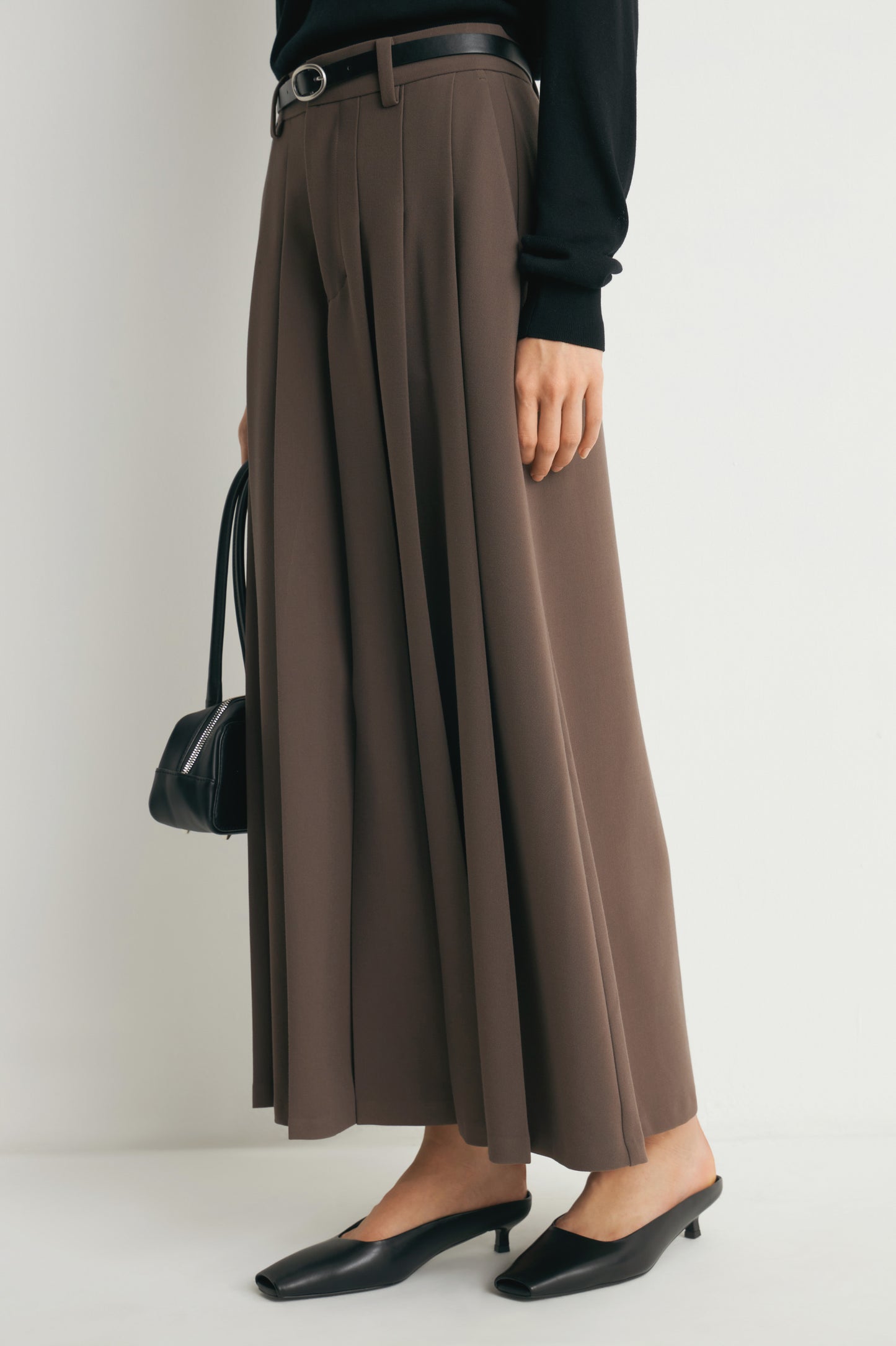 DARK BROWN