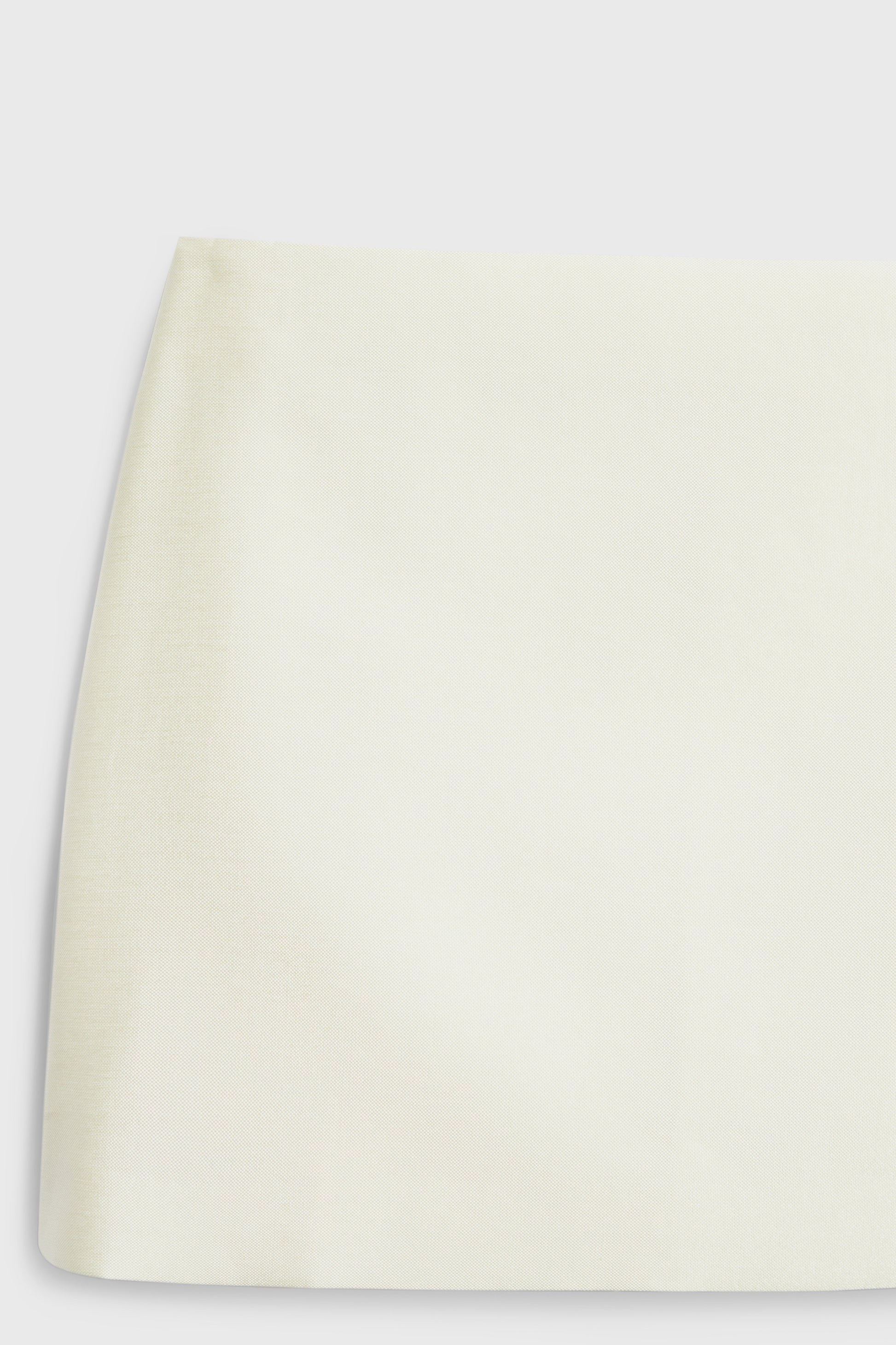 LIGHT YELLOW