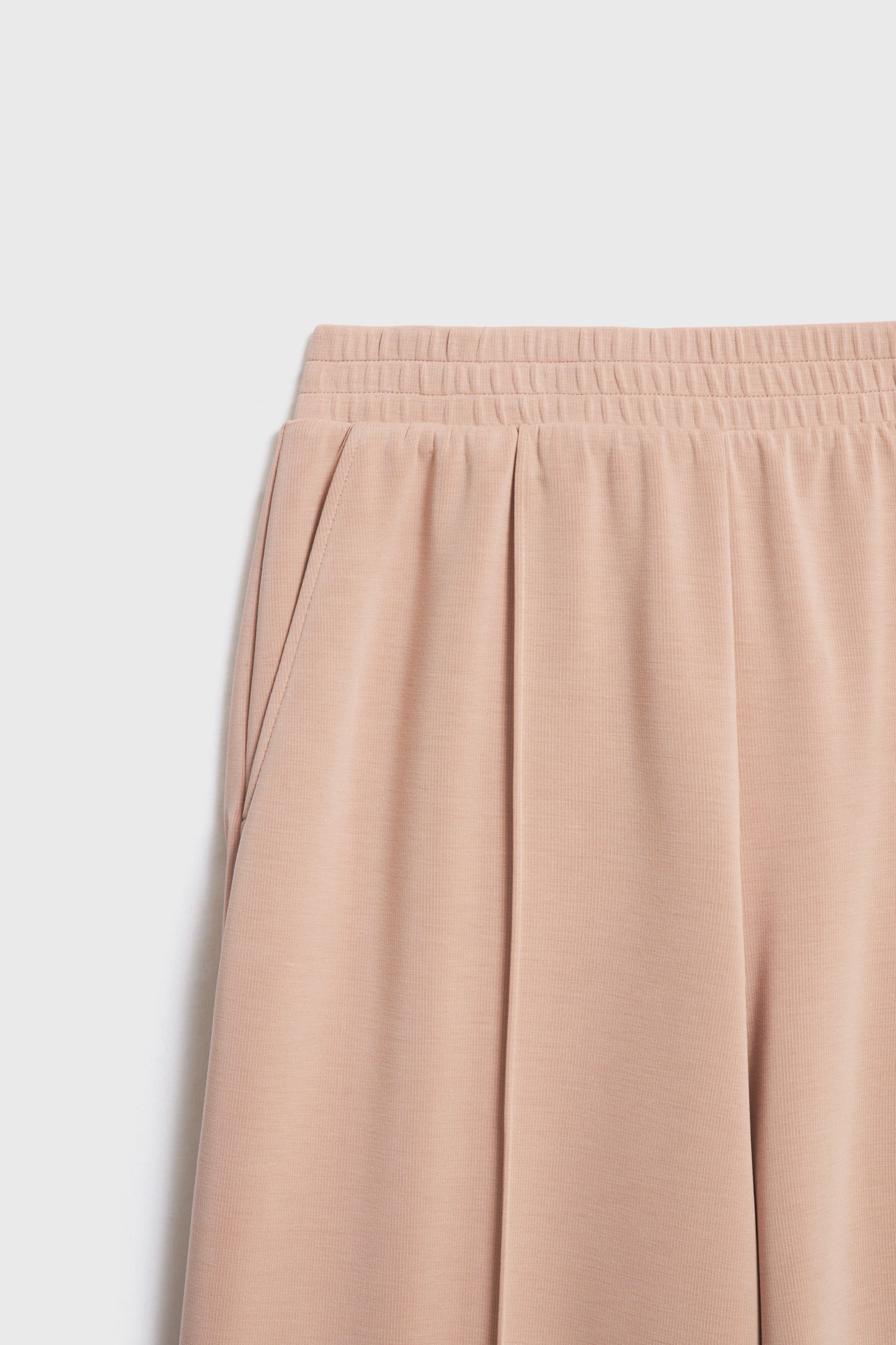 NUDE BEIGE
