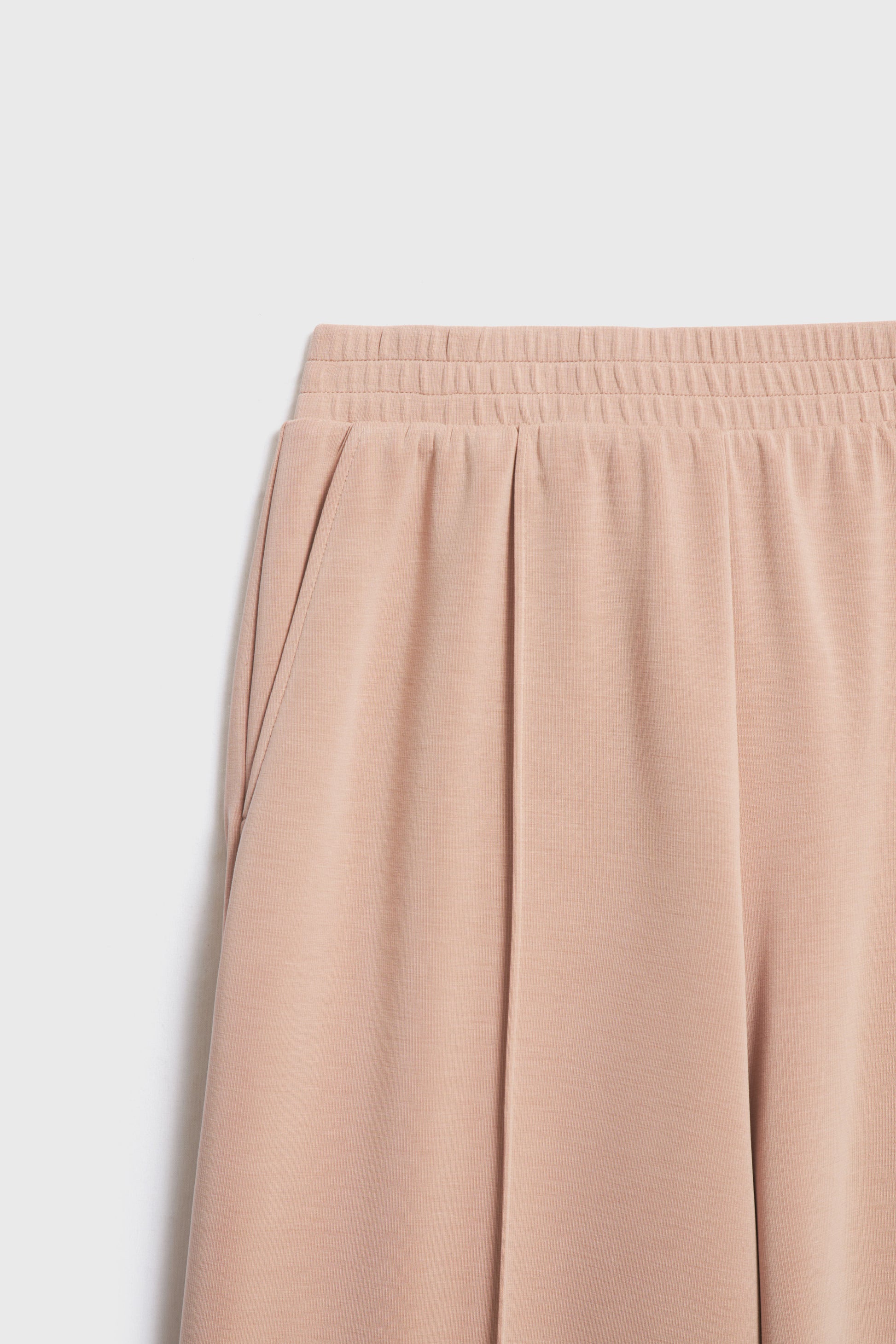 NUDE BEIGE