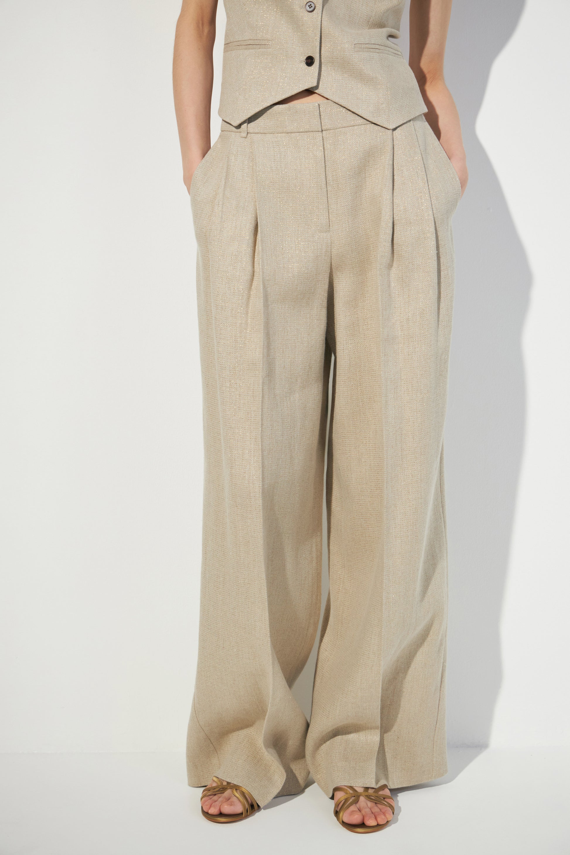 LIGHT BEIGE