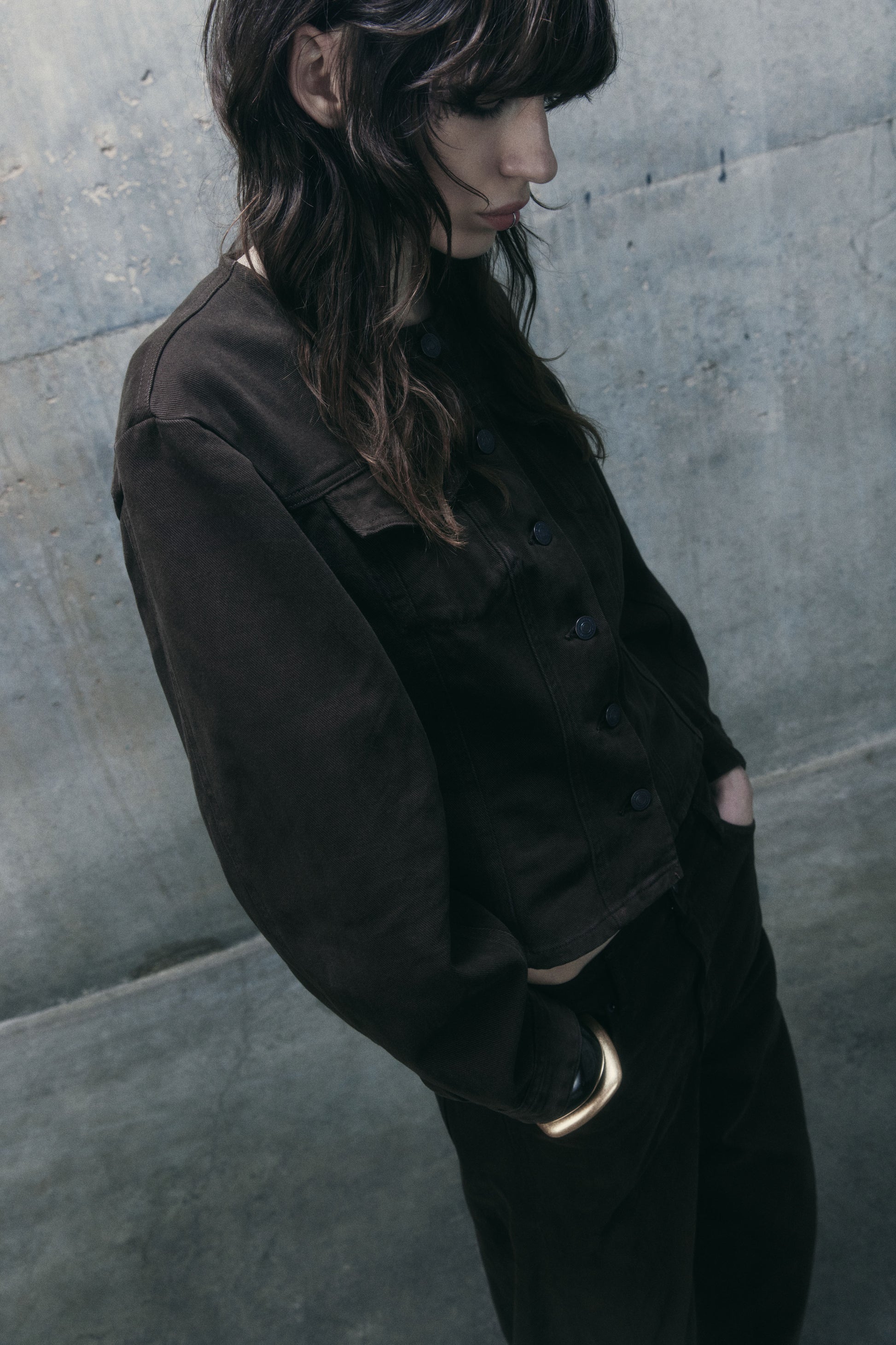 DARK BROWN