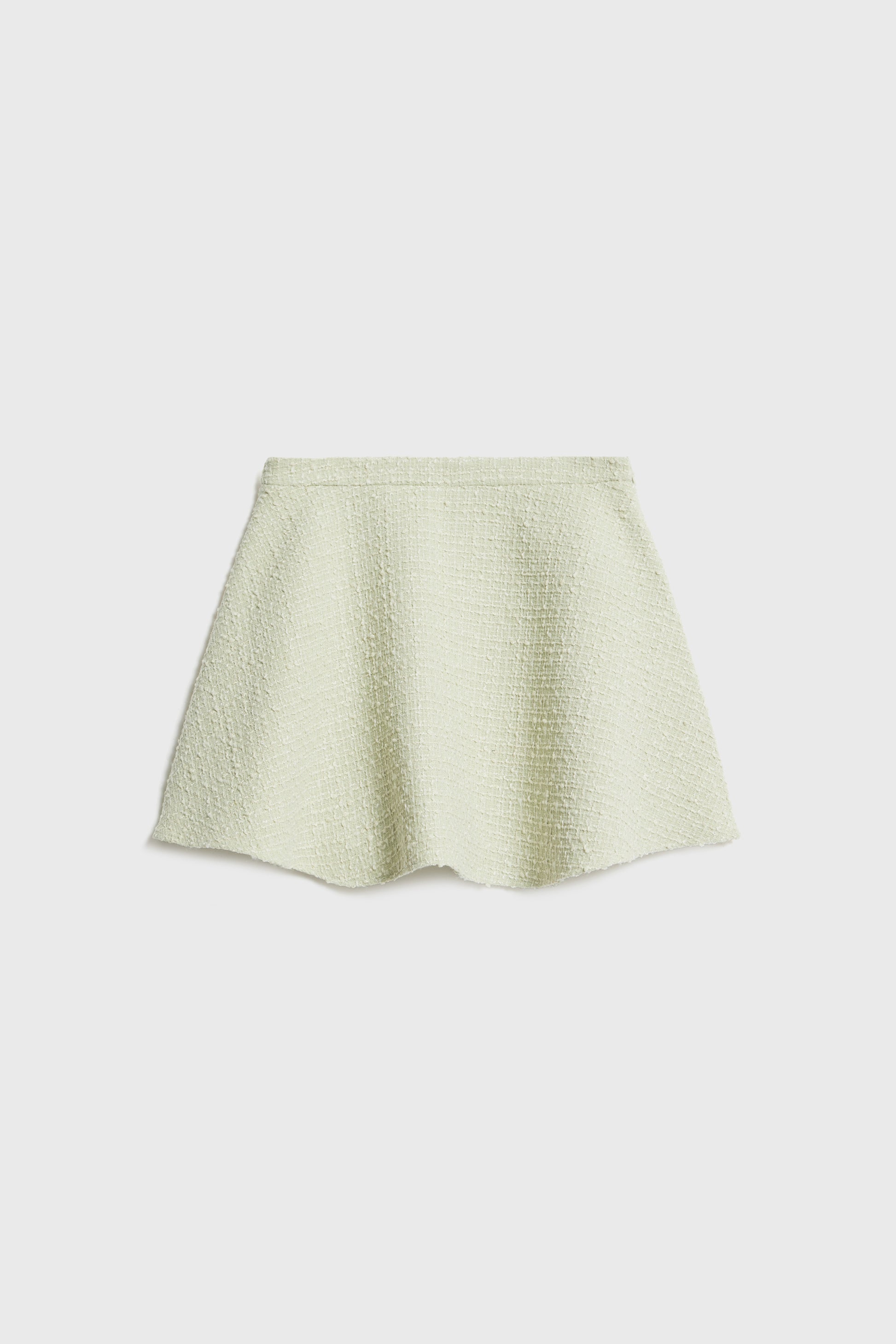 LIGHT GREEN