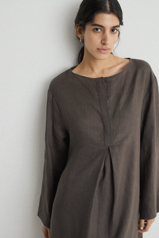 DARK BROWN