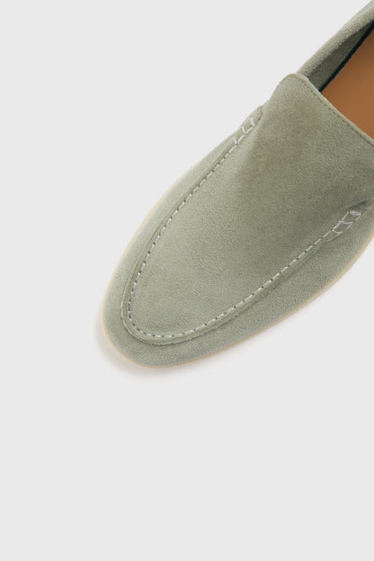LIGHT GREEN