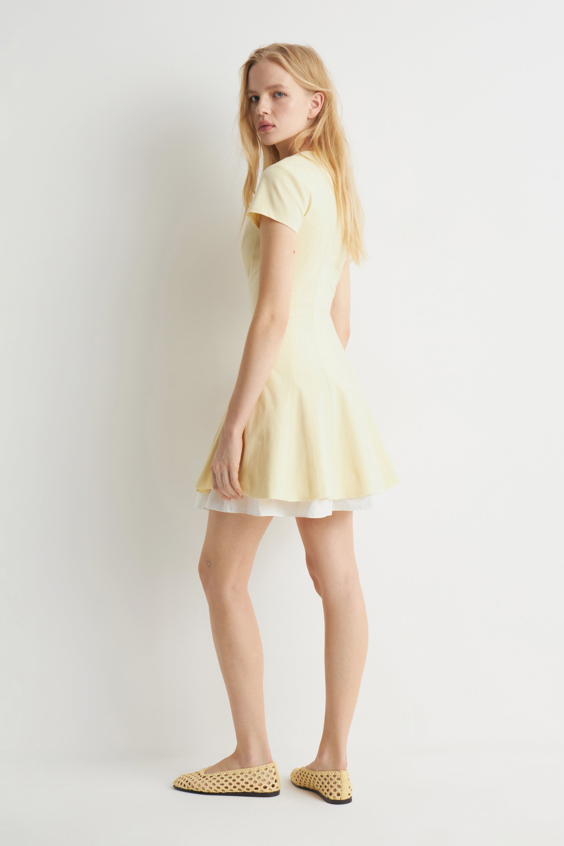 LIGHT YELLOW