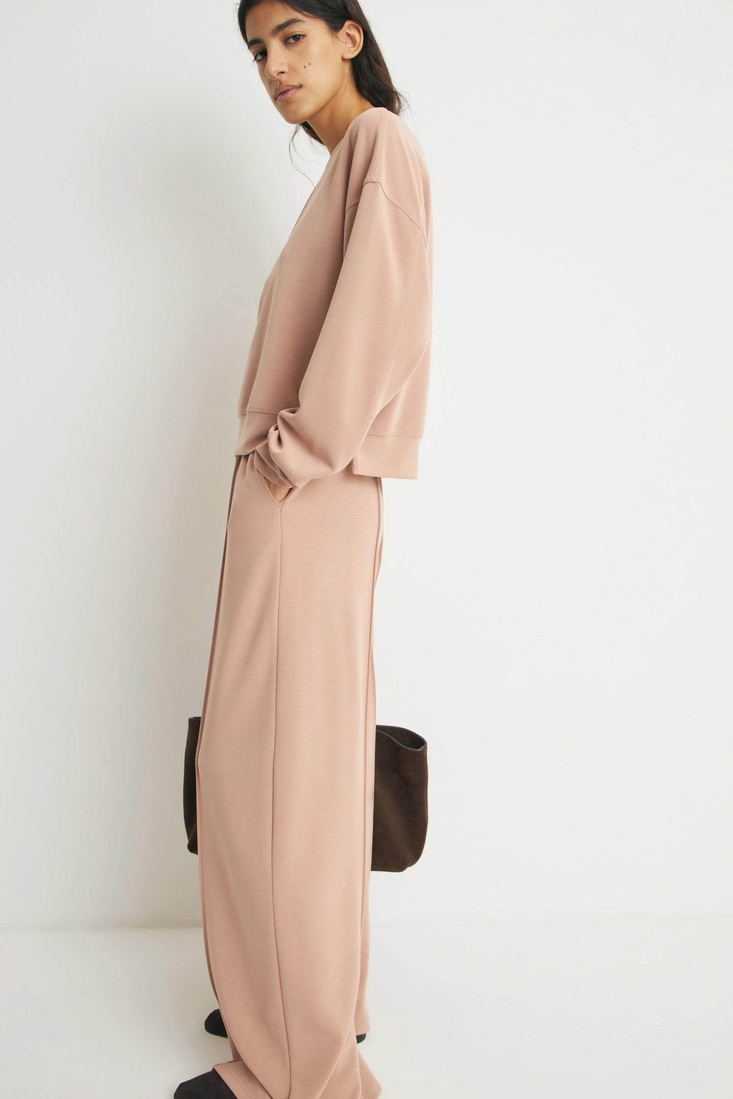 NUDE BEIGE