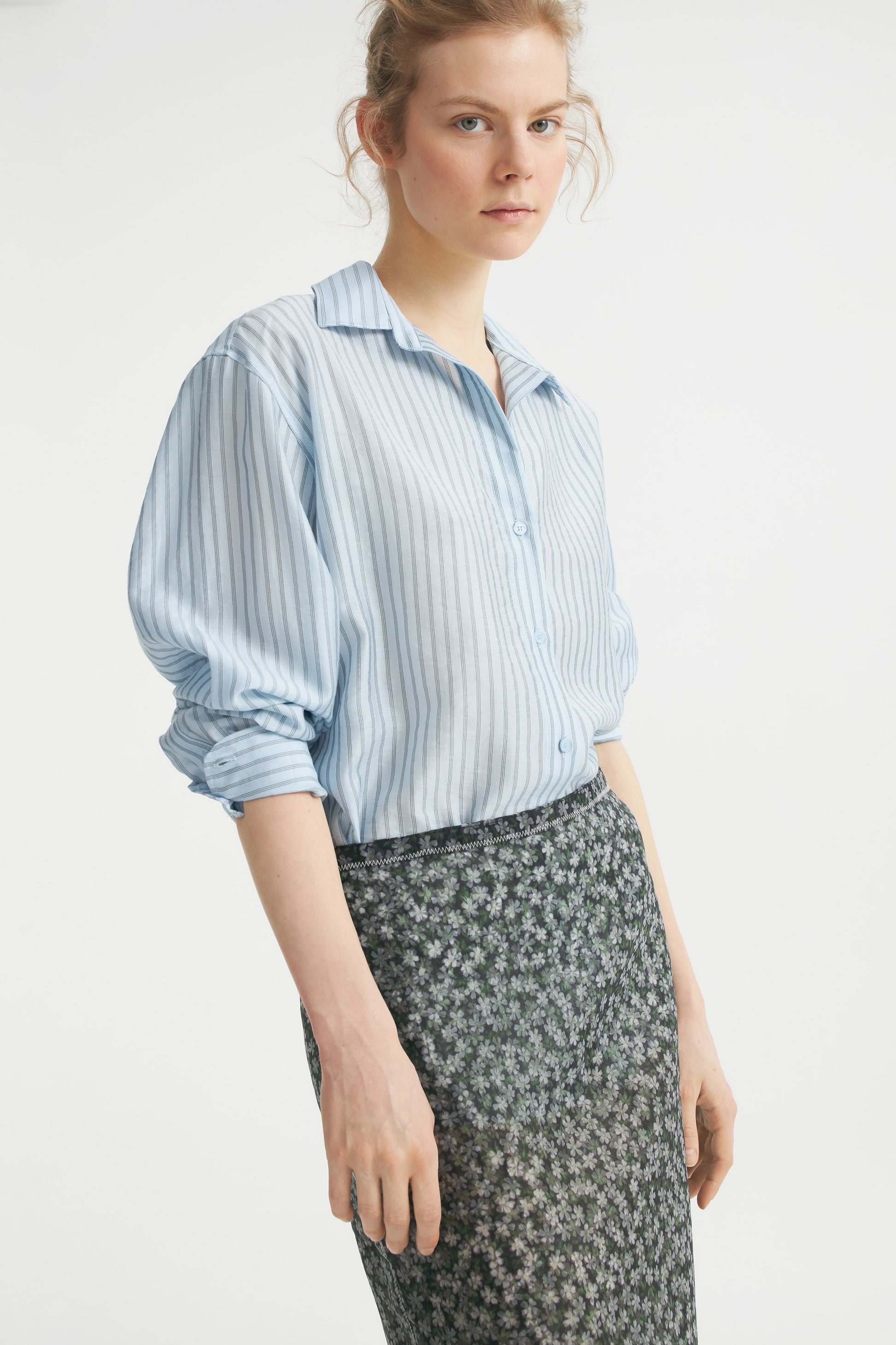 BLACK/BLUE