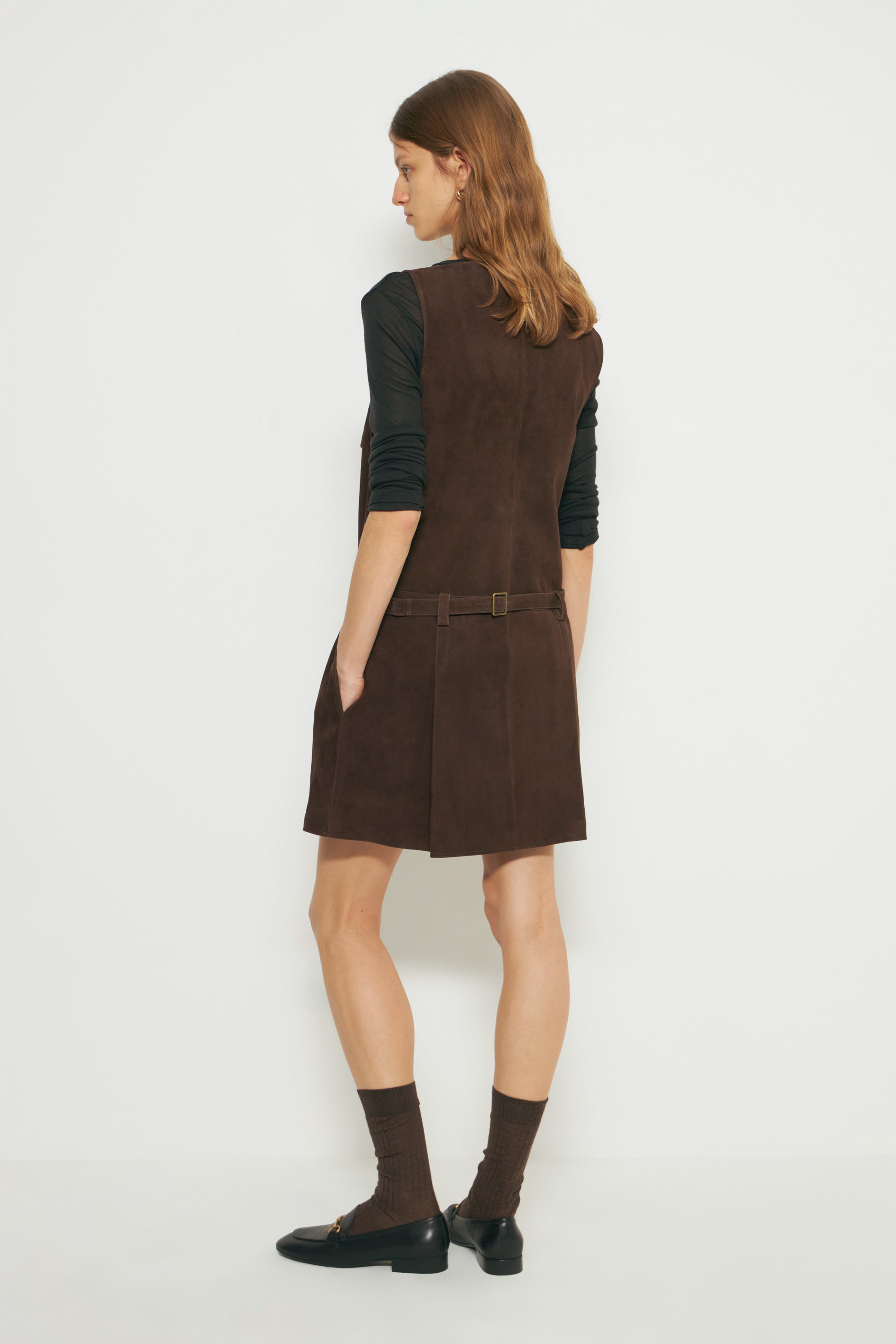 DARK BROWN