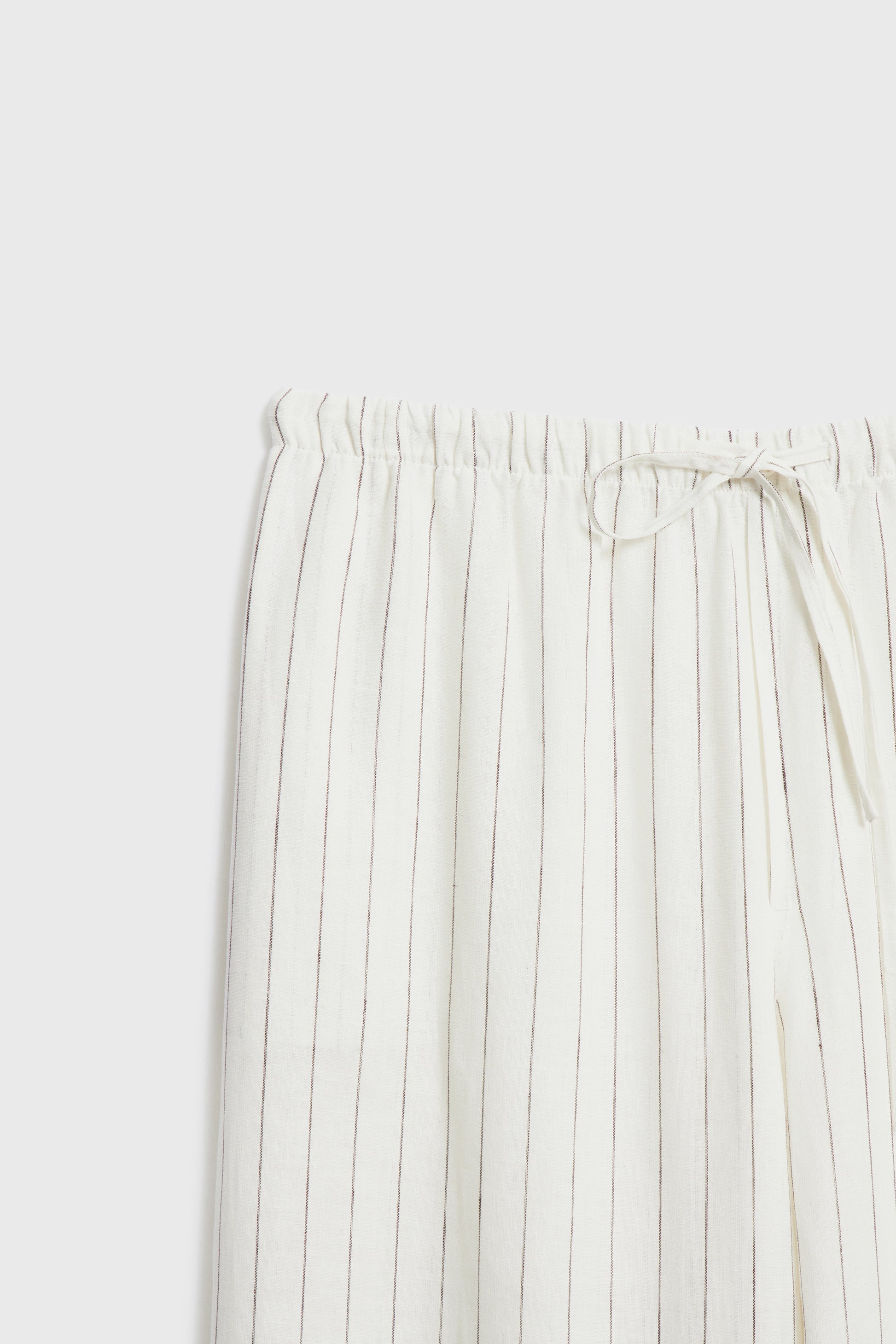 WHITE/BEIGE