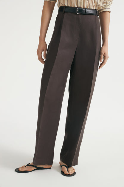 DARK BROWN