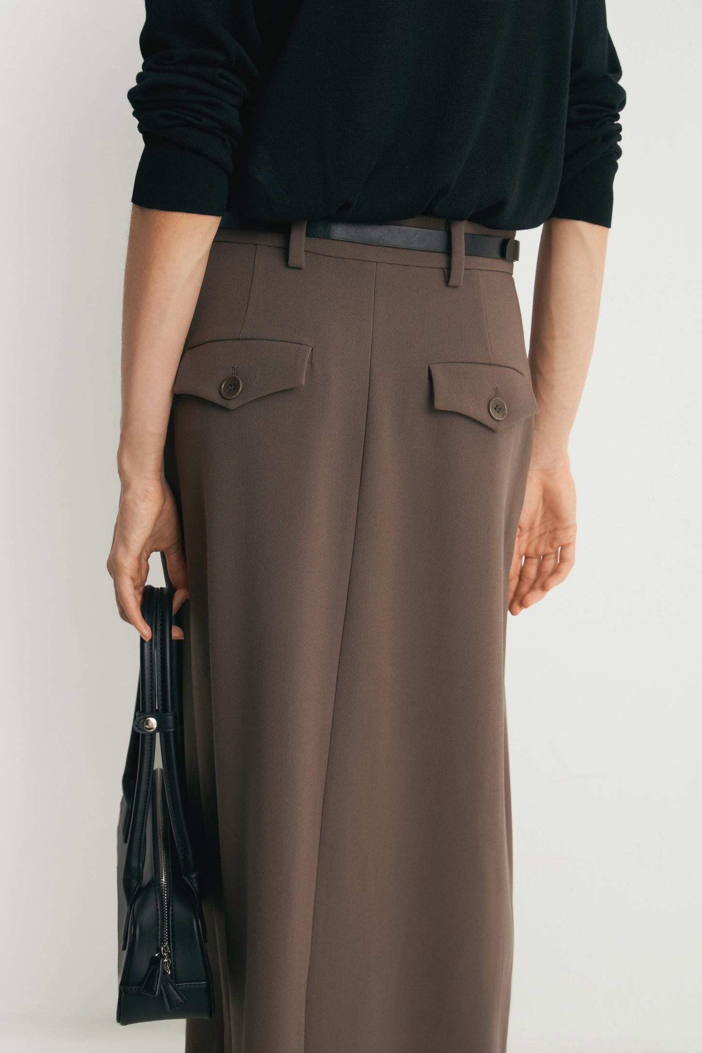 DARK BROWN