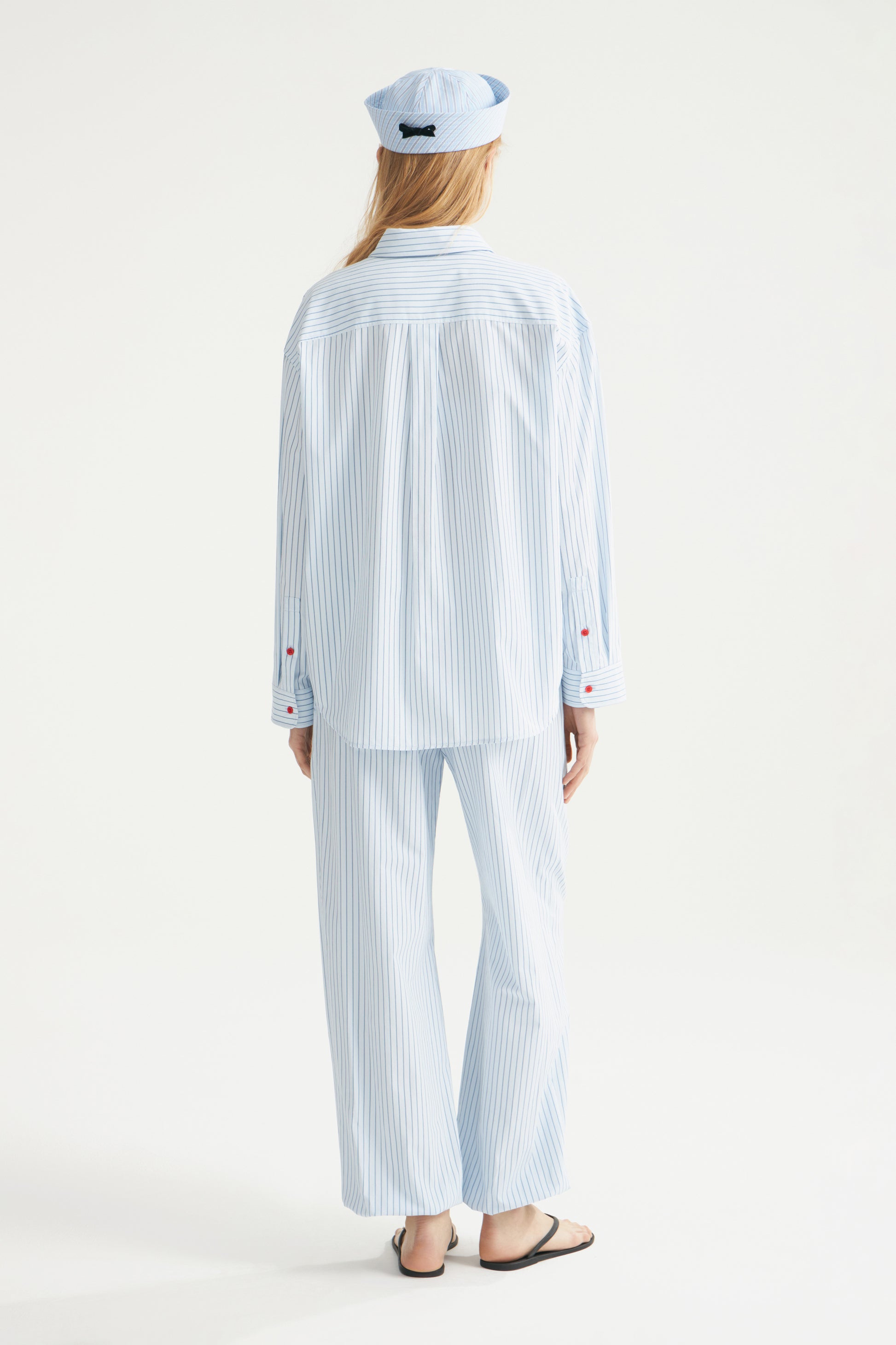 LIGHT BLUE/WHITE