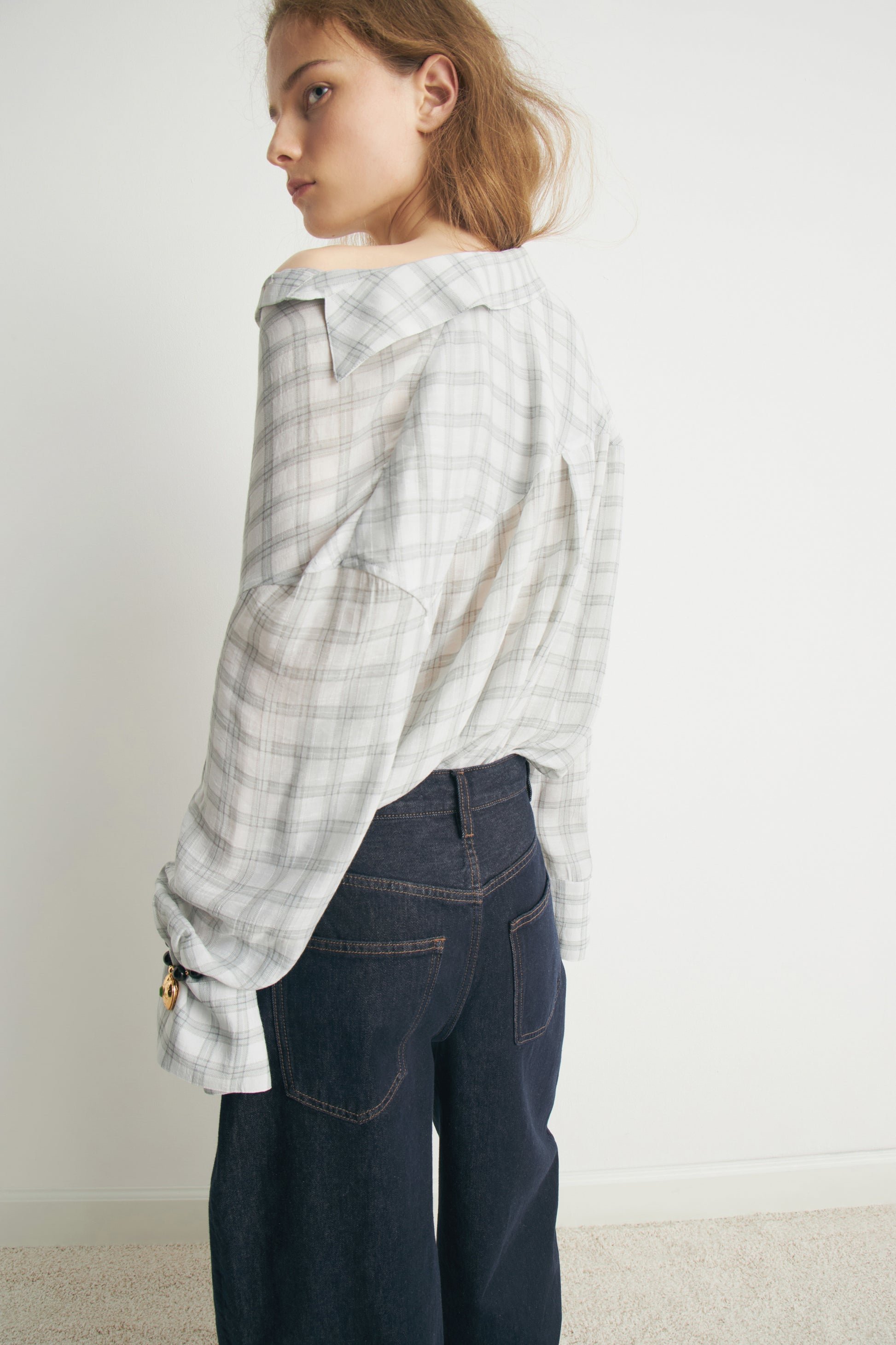 GREY/WHITE