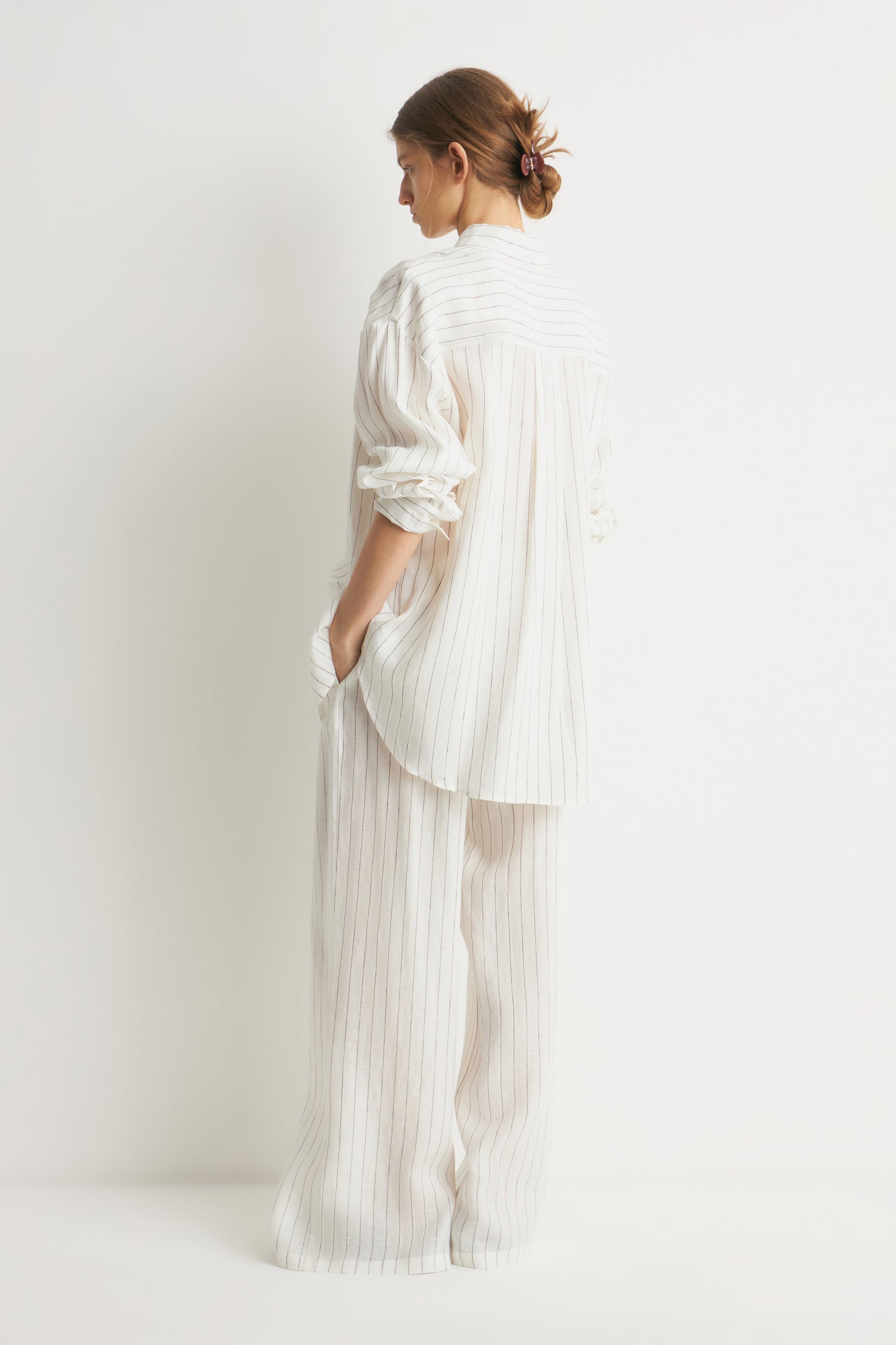 WHITE/BEIGE