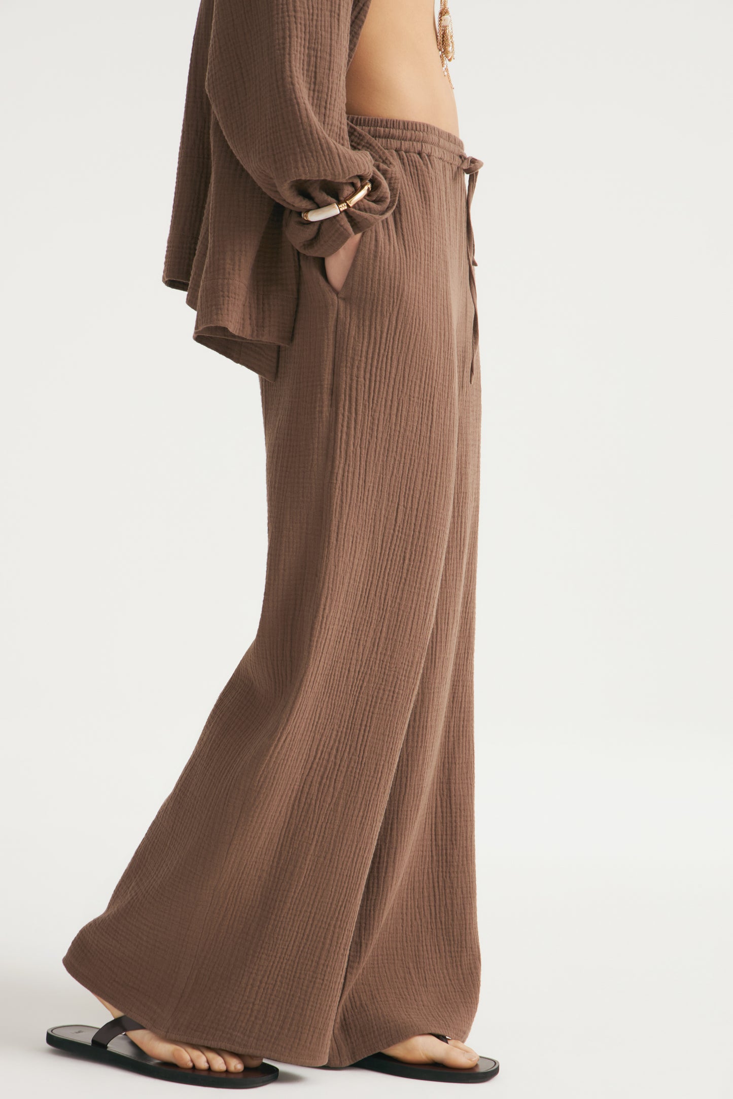 DARK BEIGE