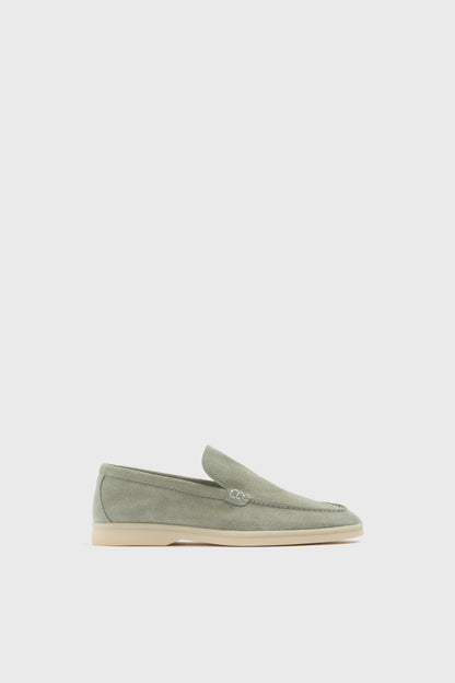 LIGHT GREEN