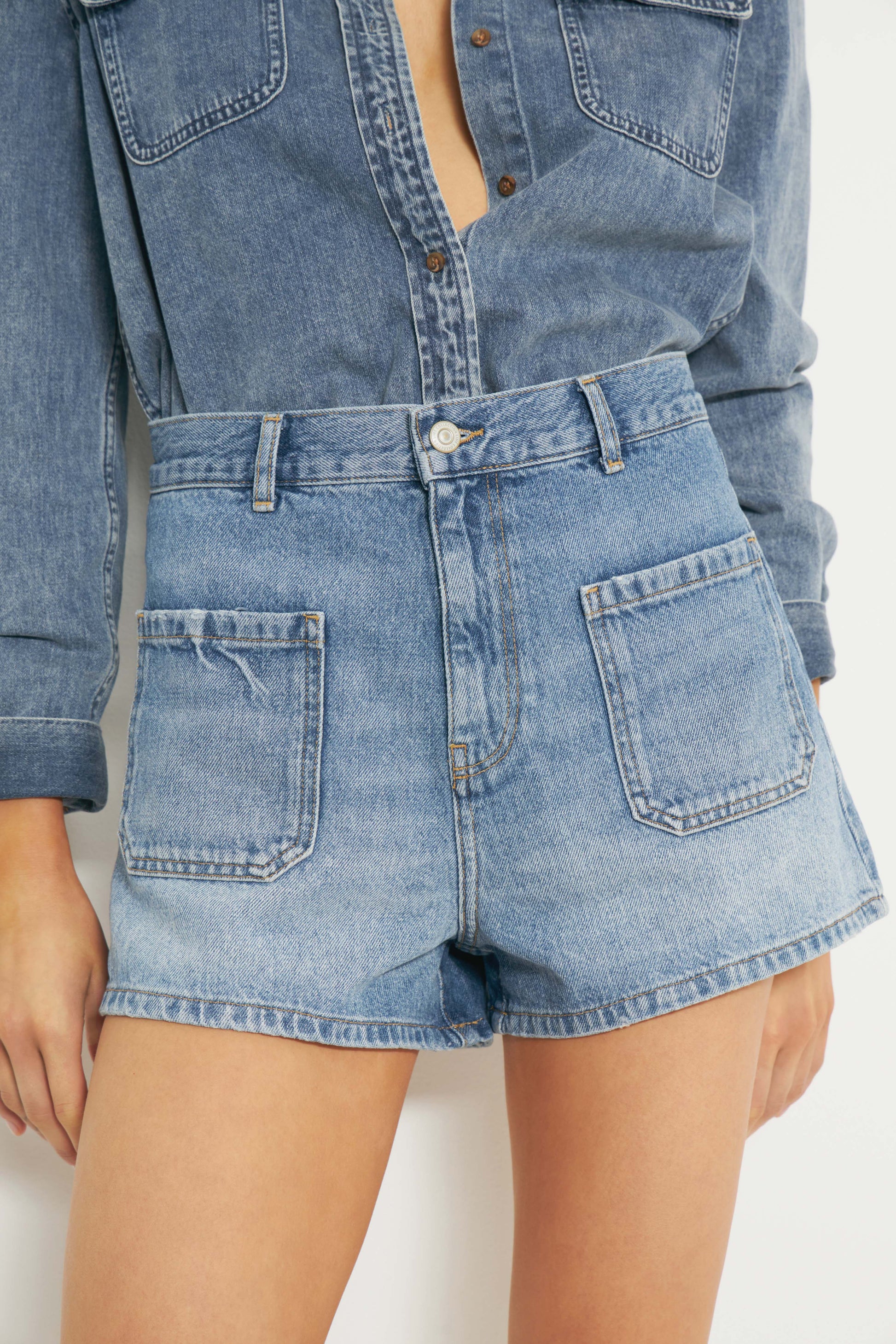 VINTAGE BLUE