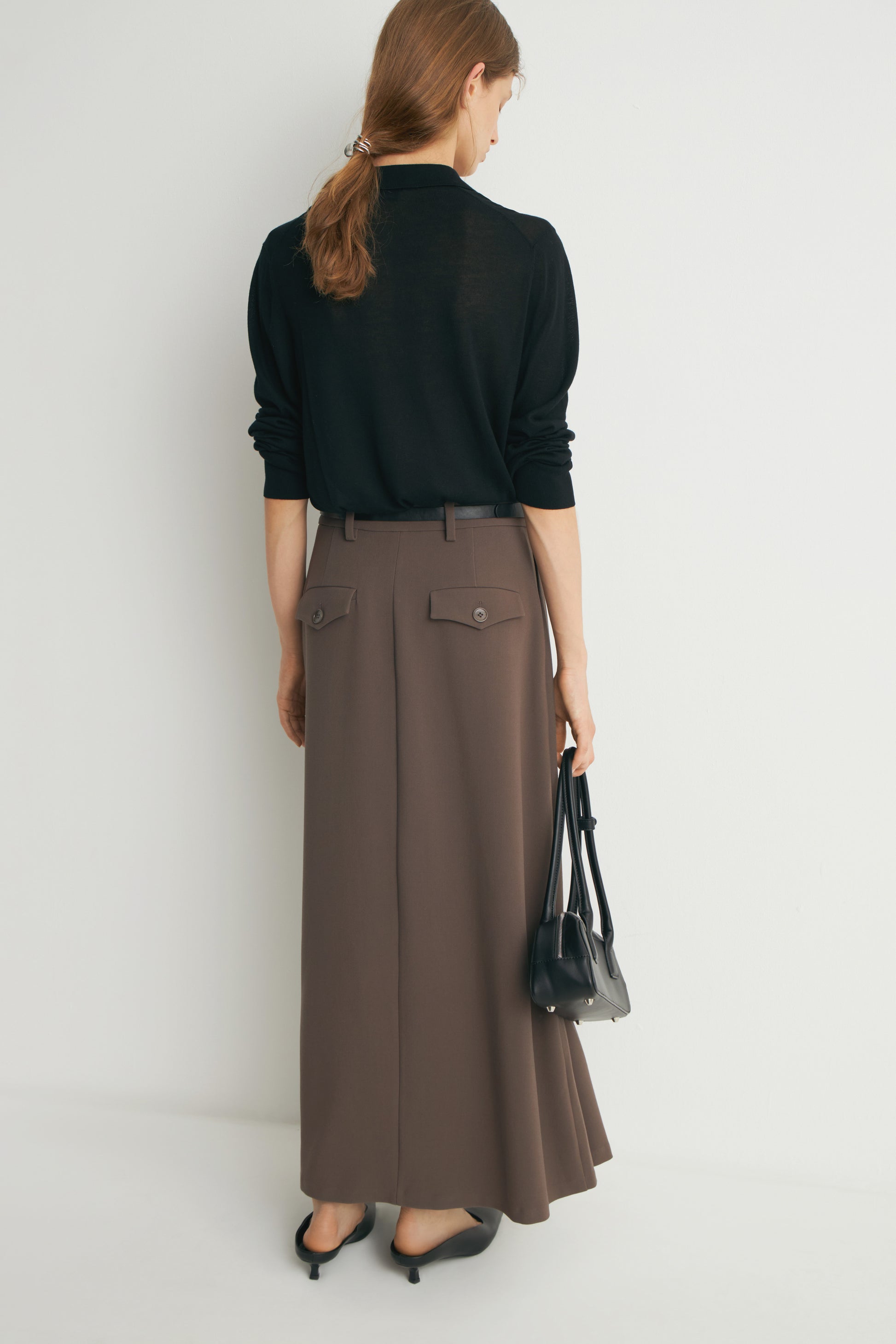 DARK BROWN