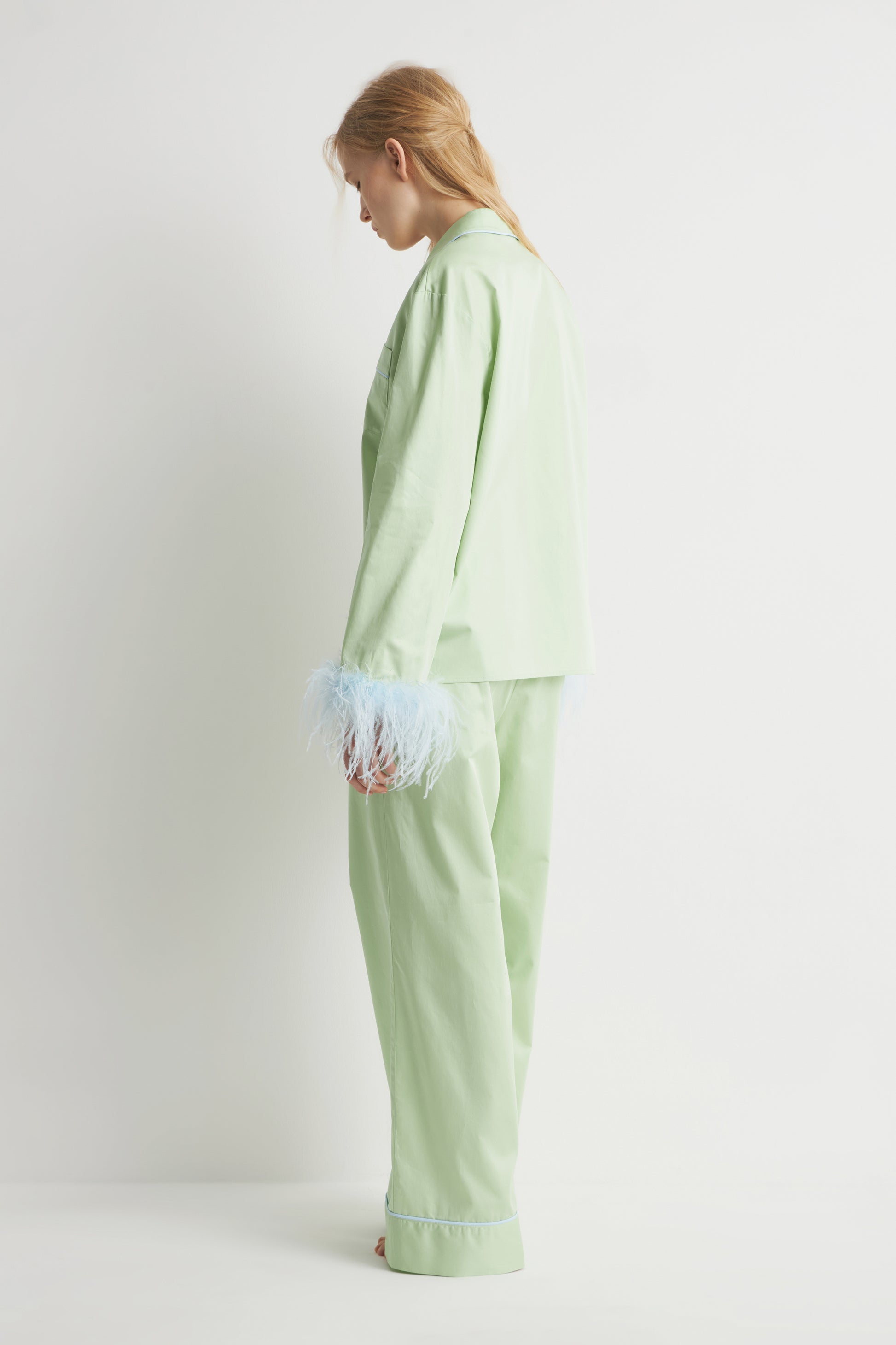 LIGHT GREEN