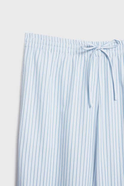LIGHT BLUE/WHITE